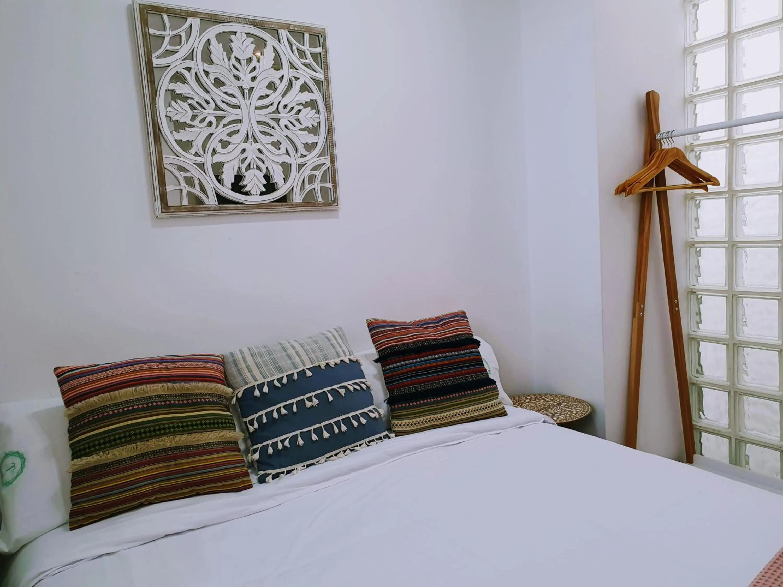 Photo of the whole room, Bed in Triana Luxury Home