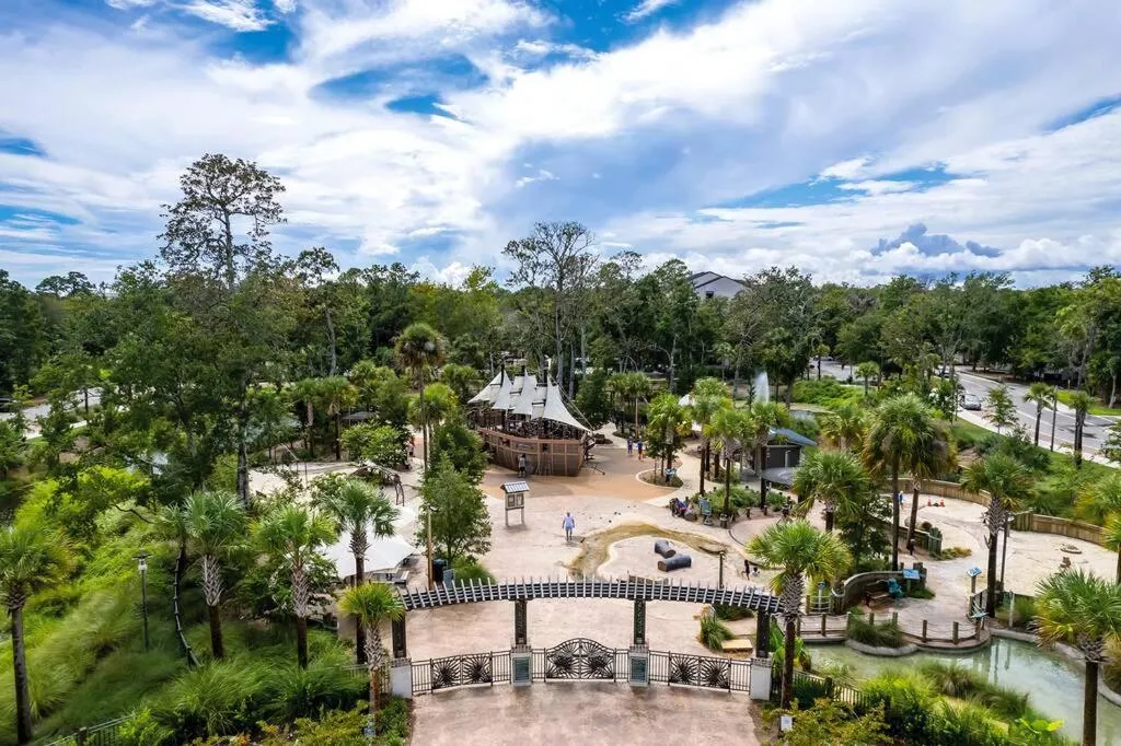 3 BR 3 BA Updated Luxury Oceanbreeze Bikes & Beach Gear included