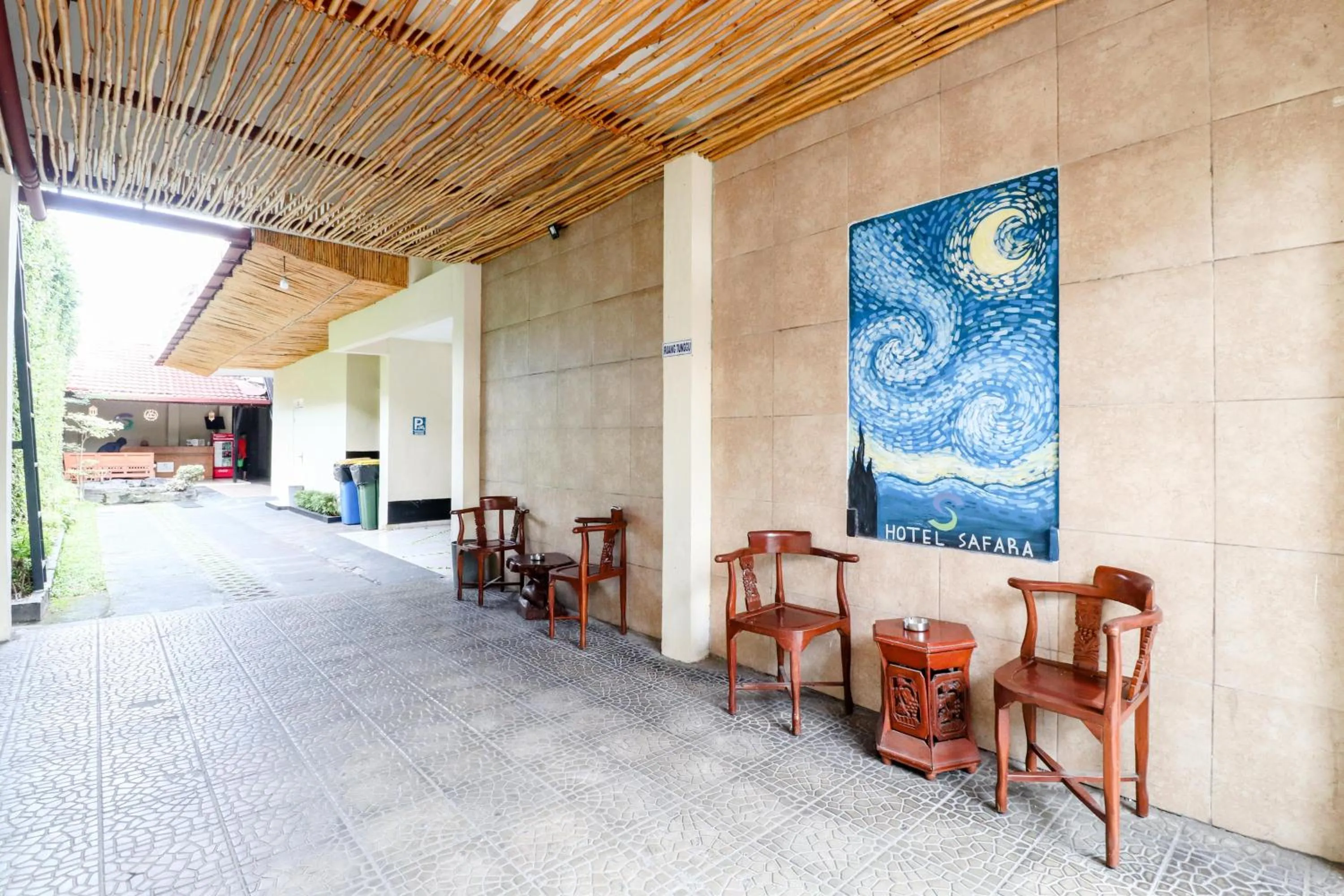 Area and facilities in Hotel Safara Yogyakarta