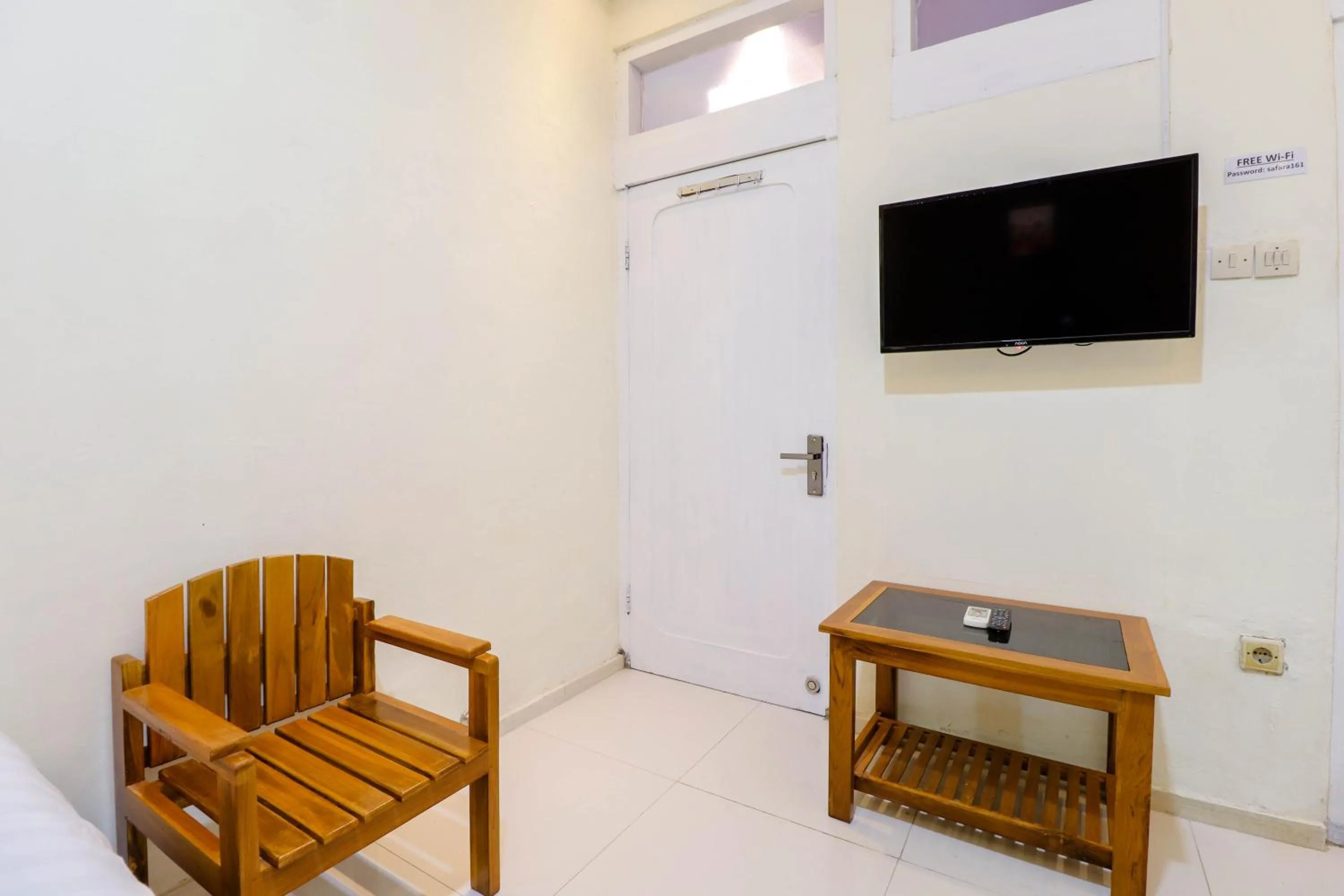 Communal lounge/ TV room in Hotel Safara Yogyakarta