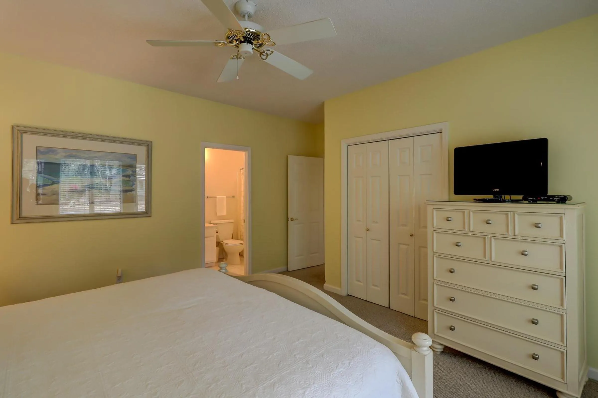 Bed in Updated beach home Private pool Sleeps 12 4 BR 4 BA Bikes & Beach Gear included