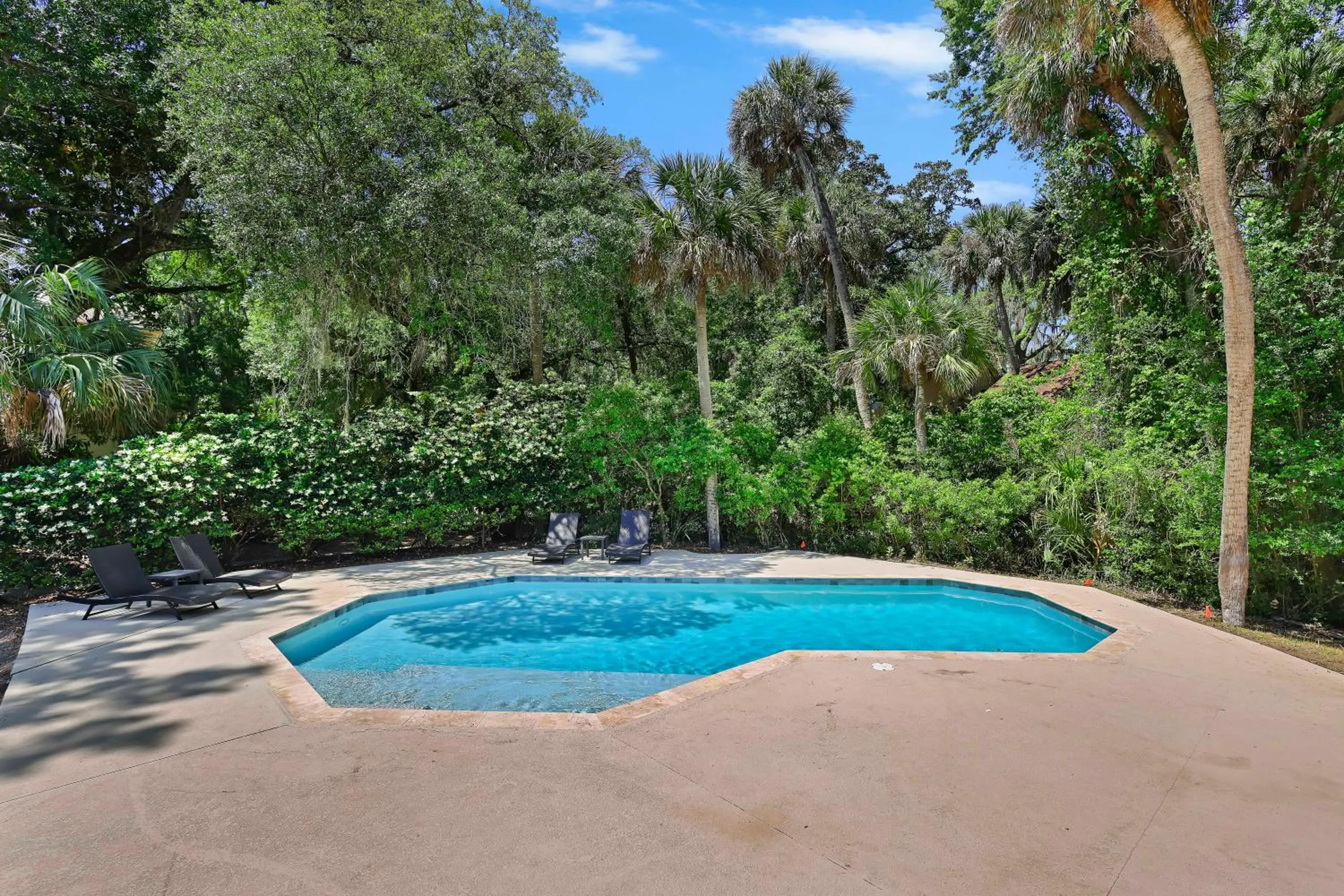 Updated beach home Private pool Sleeps 12 4 BR 4 BA Bikes & Beach Gear included