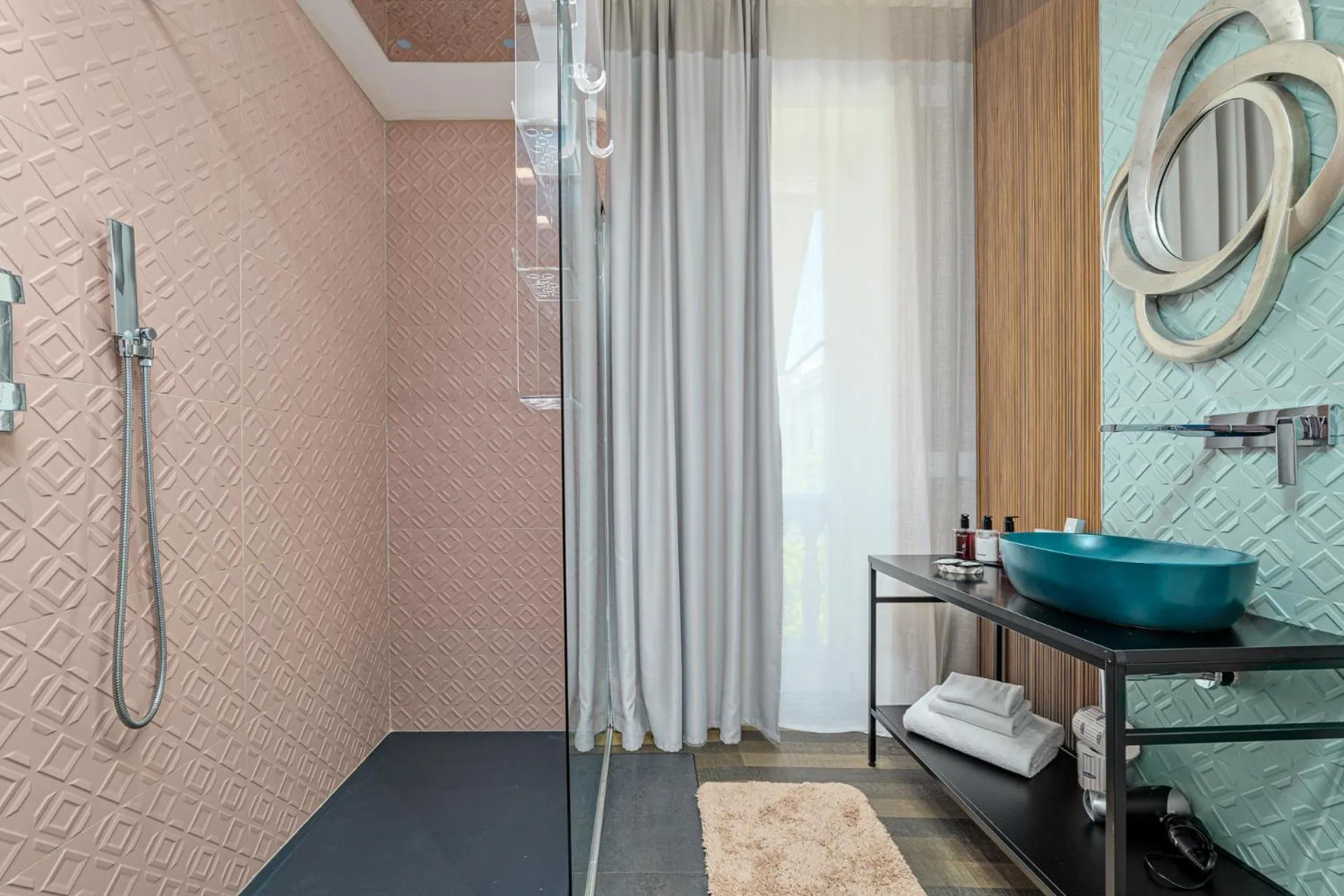 Bathroom in HOTIDAY Olbia Wallure