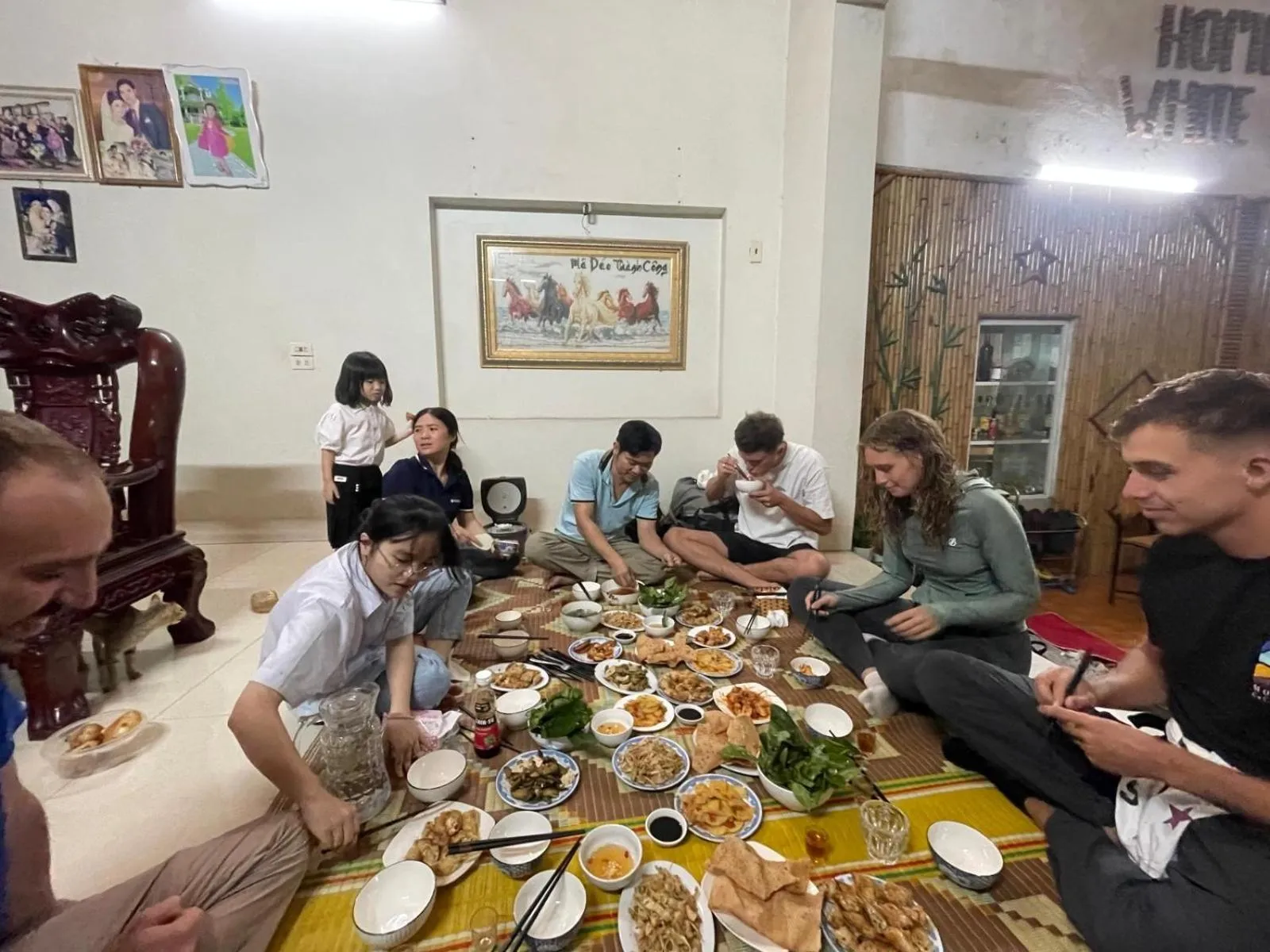 Restaurant/places to eat in Tam Coc White Swan Homestay