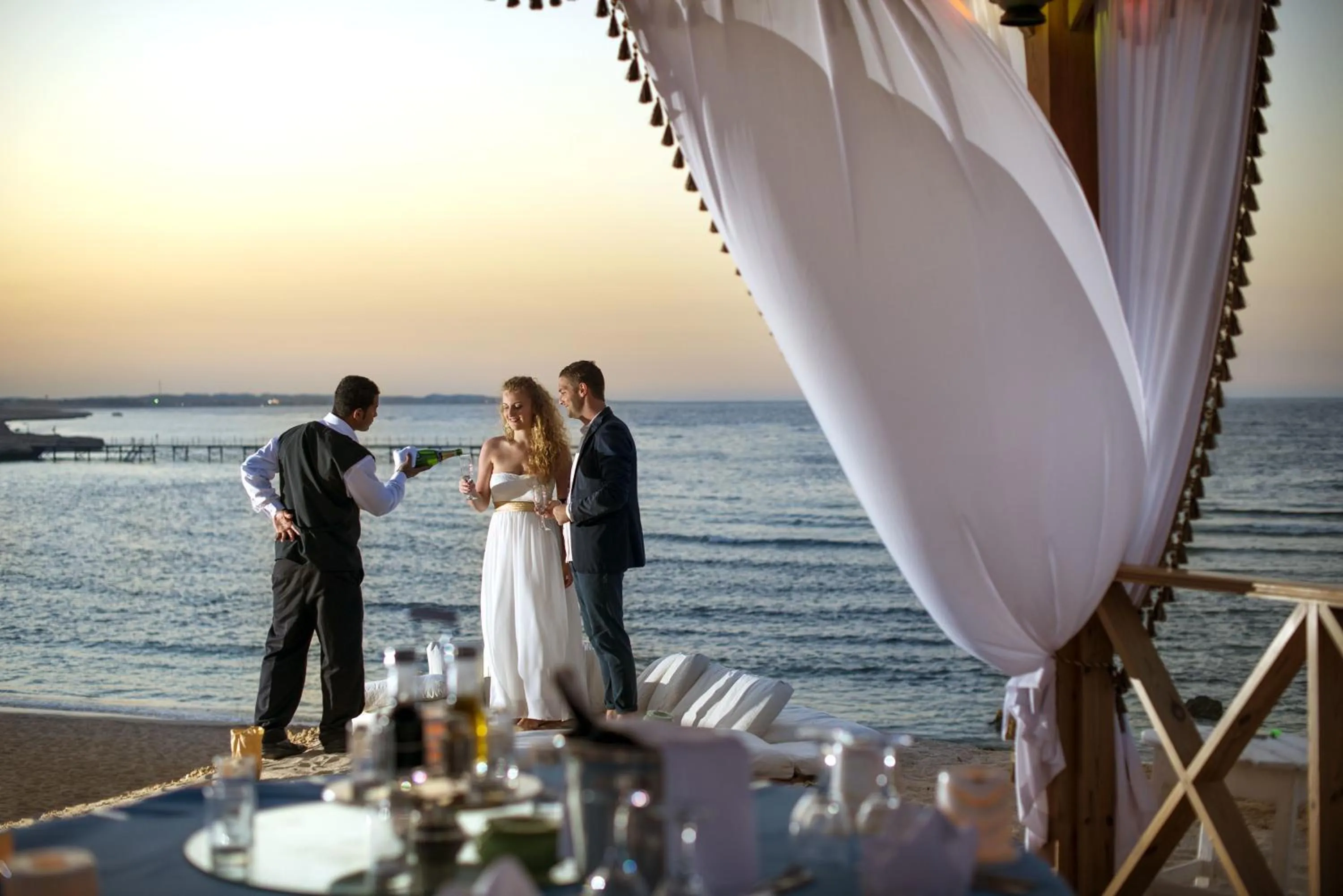 Food and drinks in Concorde Moreen Beach Resort