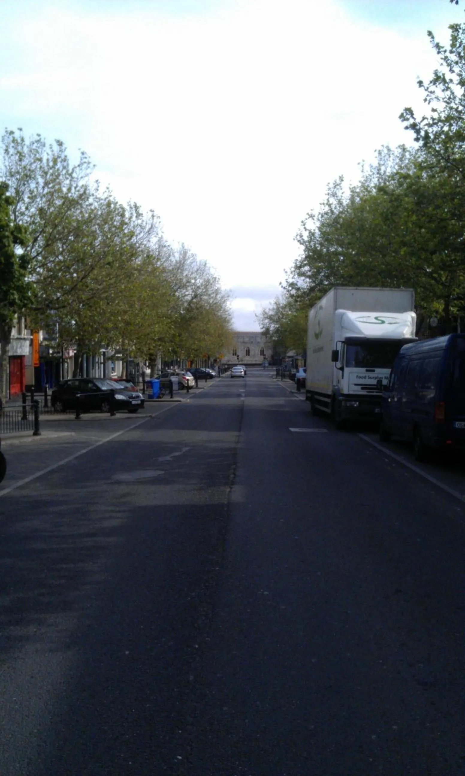 Area and facilities in Forty Four Main Street