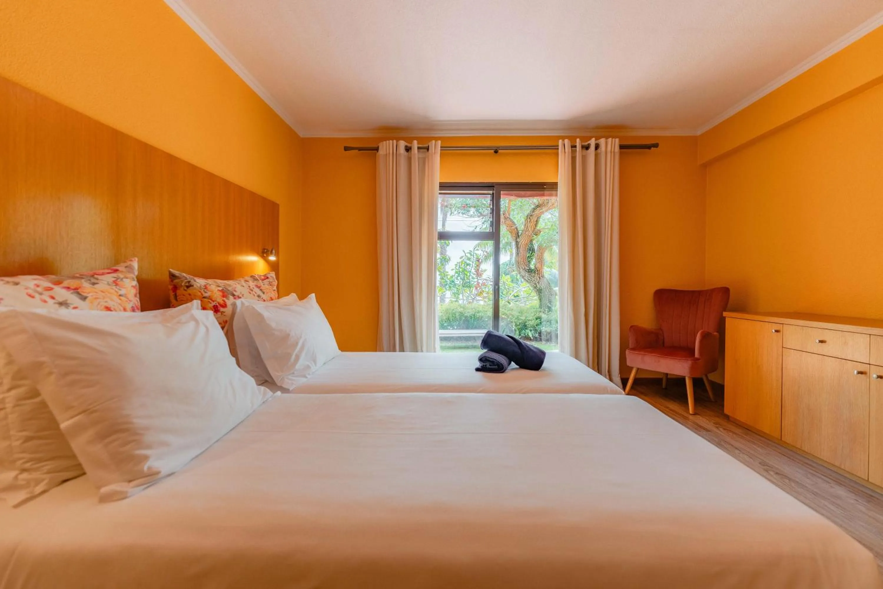 Property building, Bed in Quinta Splendida Wellness & Botanical Garden