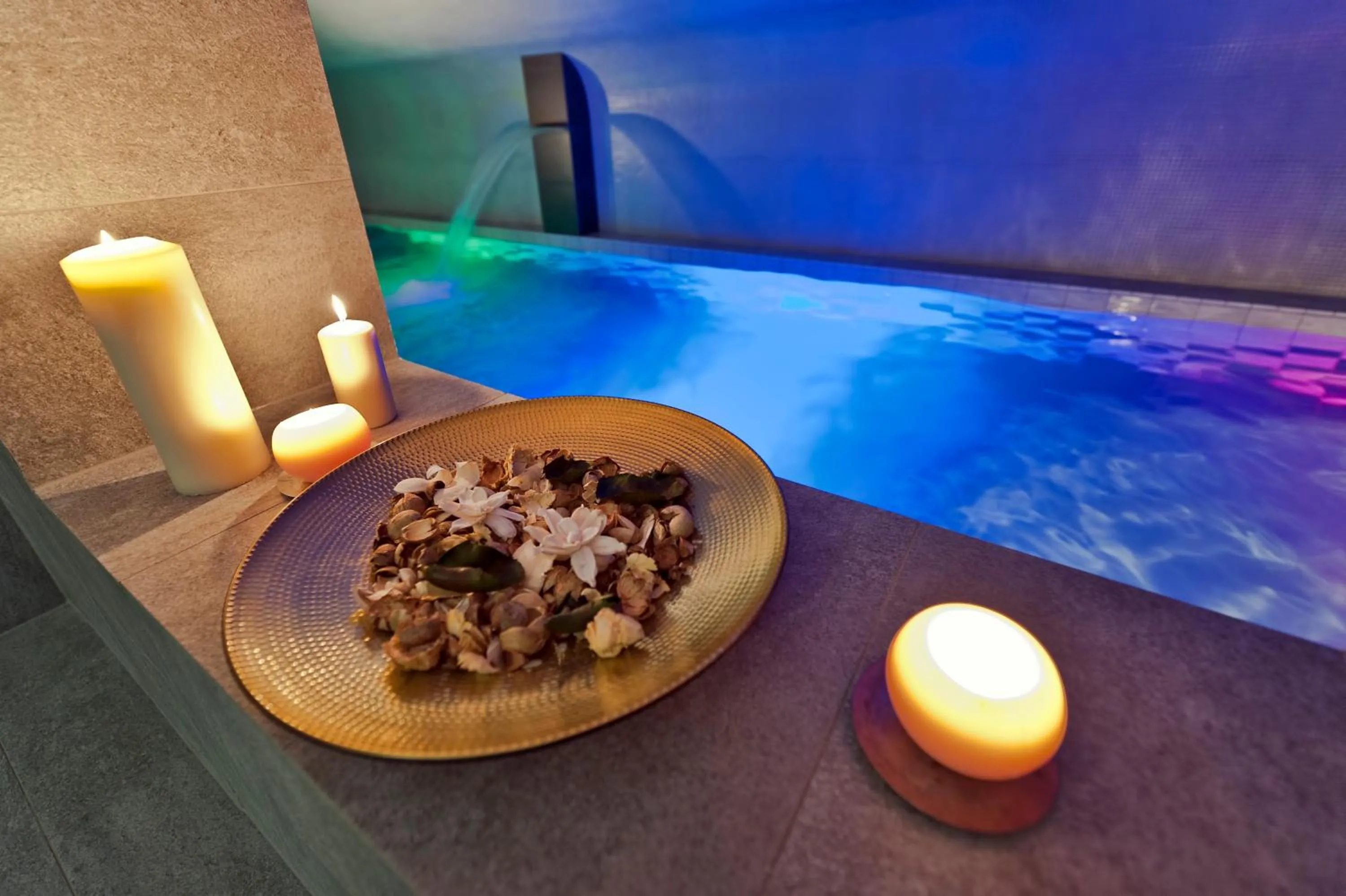 Swimming pool in Hotel Fado Spa & Restaurant