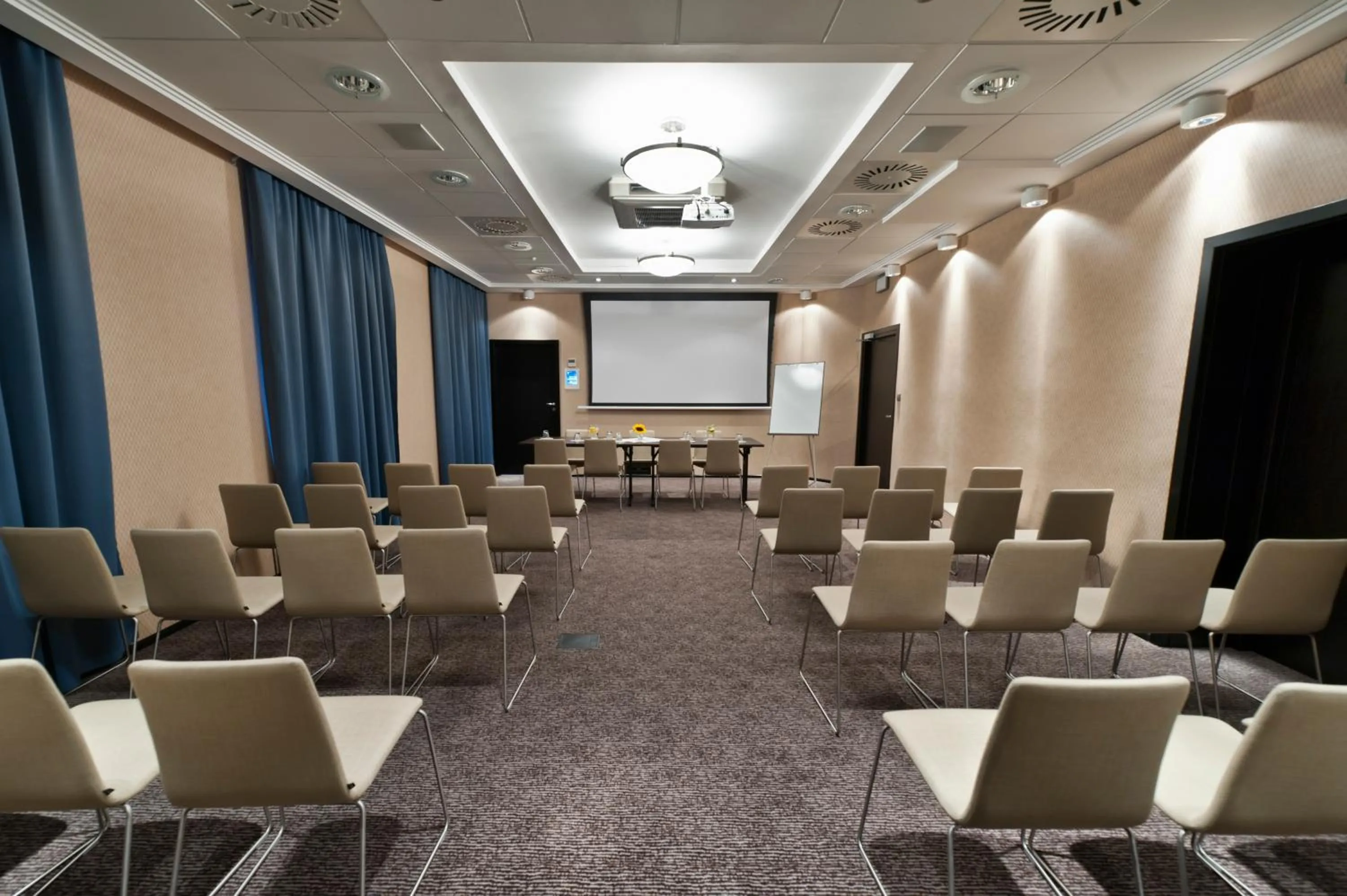 Business facilities in Hotel Fado Spa & Restaurant