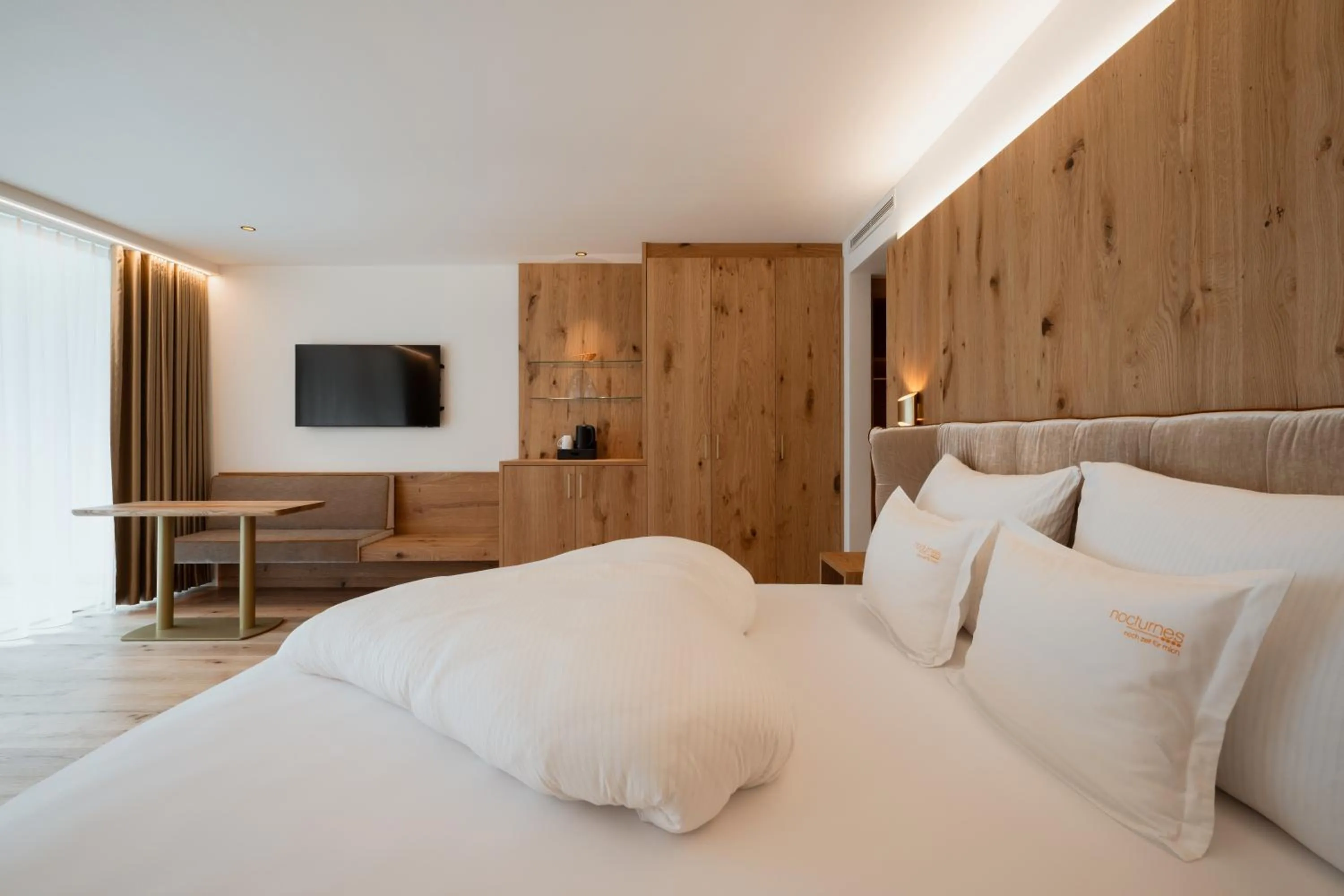 Photo of the whole room, Bed in Hotel Nocturnes