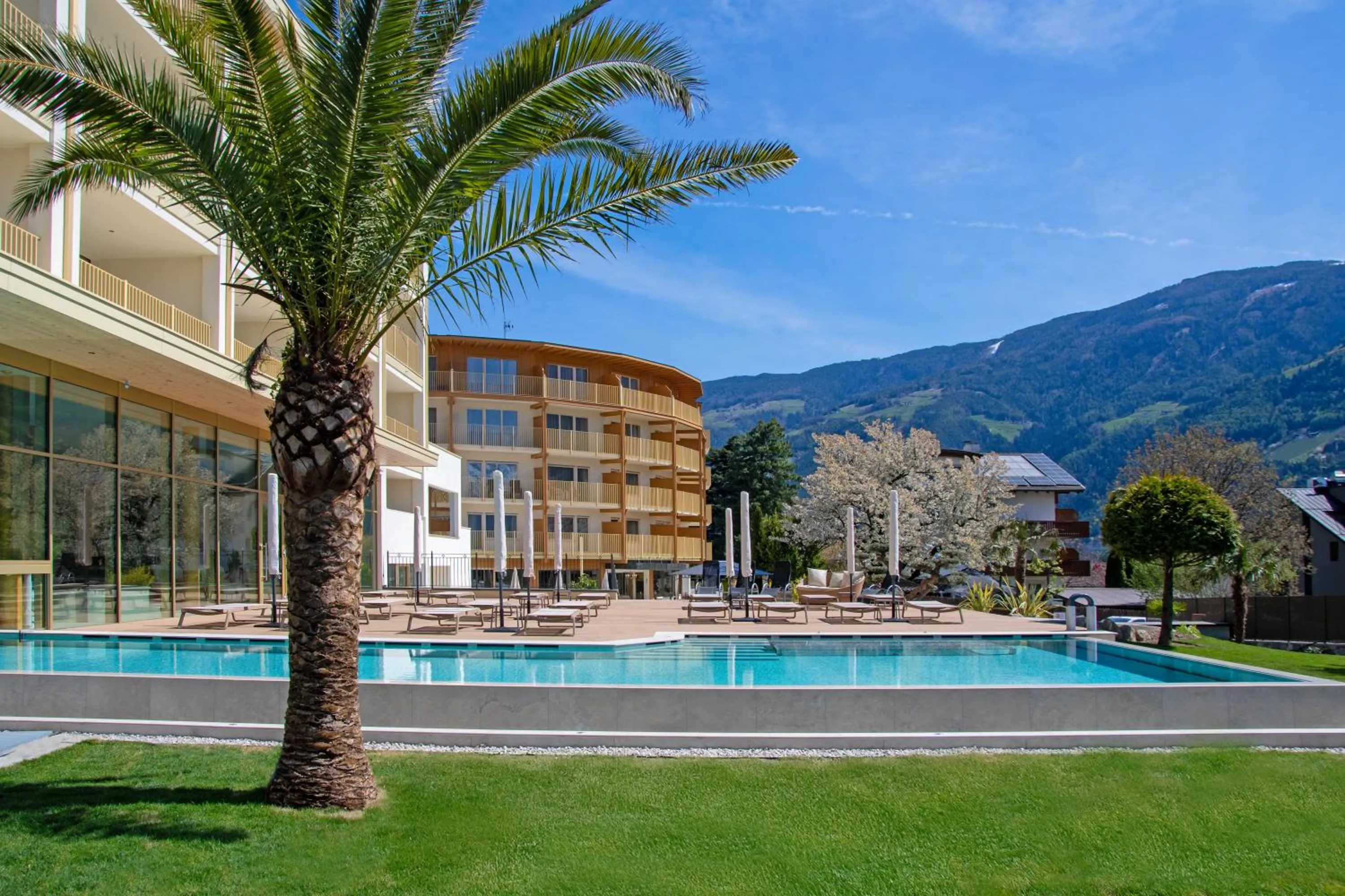 Property building in Hotel Nocturnes