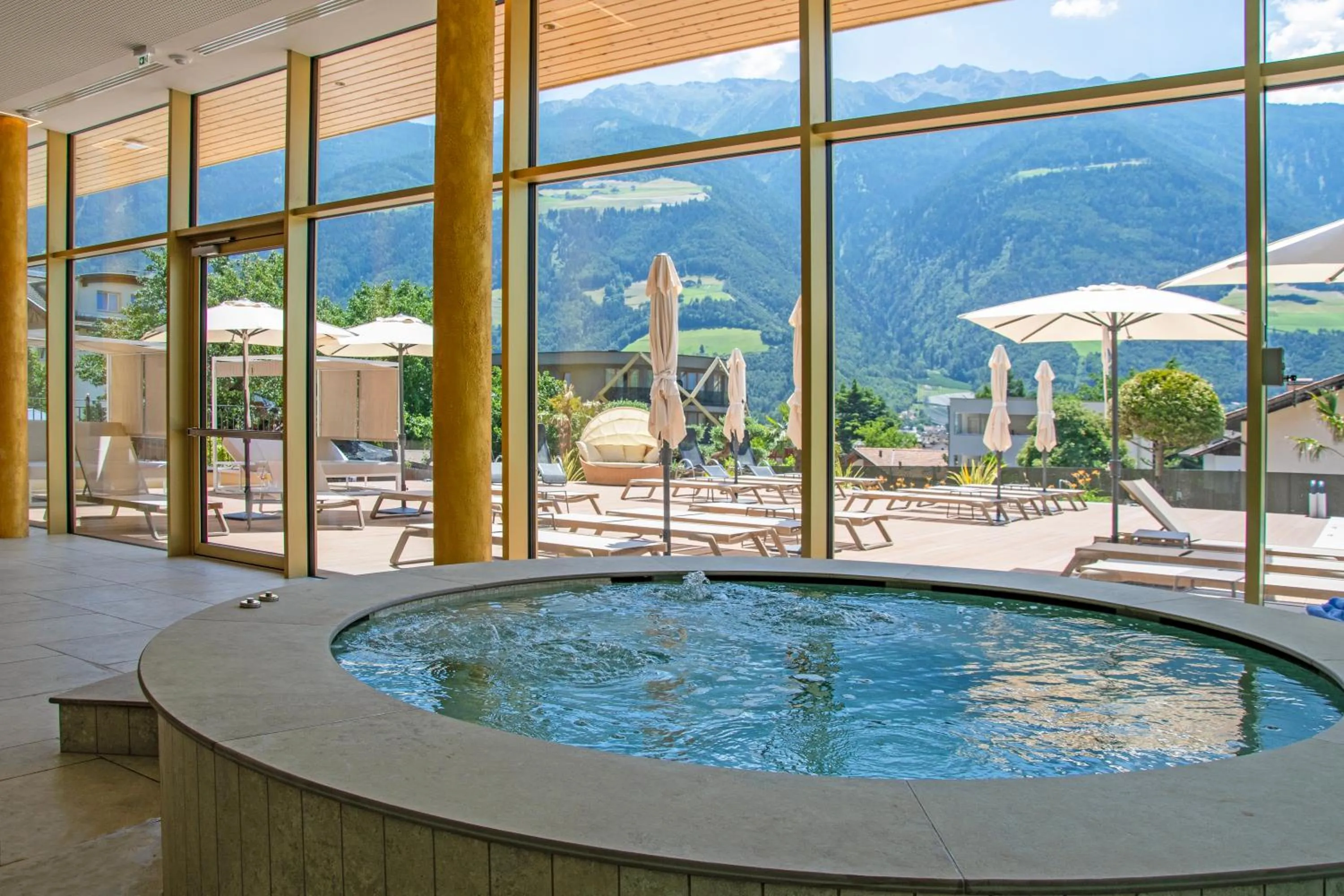 Swimming pool in Hotel Nocturnes