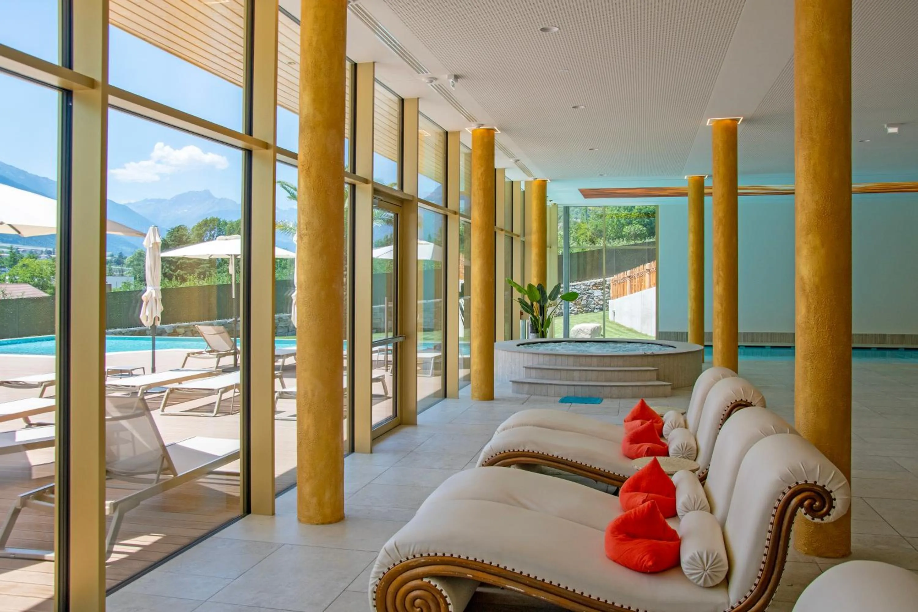 Swimming pool in Hotel Nocturnes