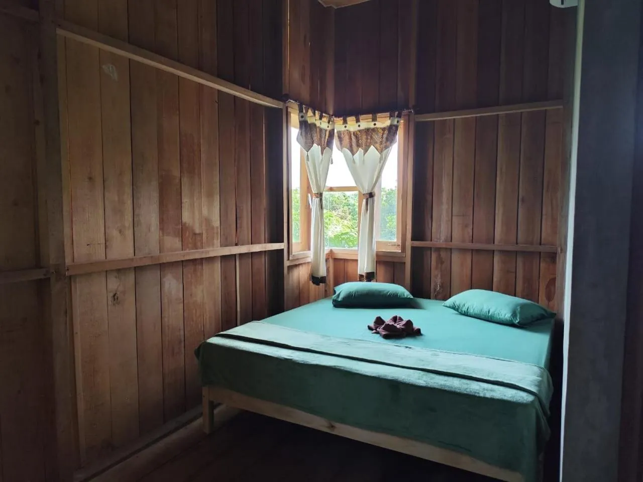 Bedroom, Bed in Bua Guest House