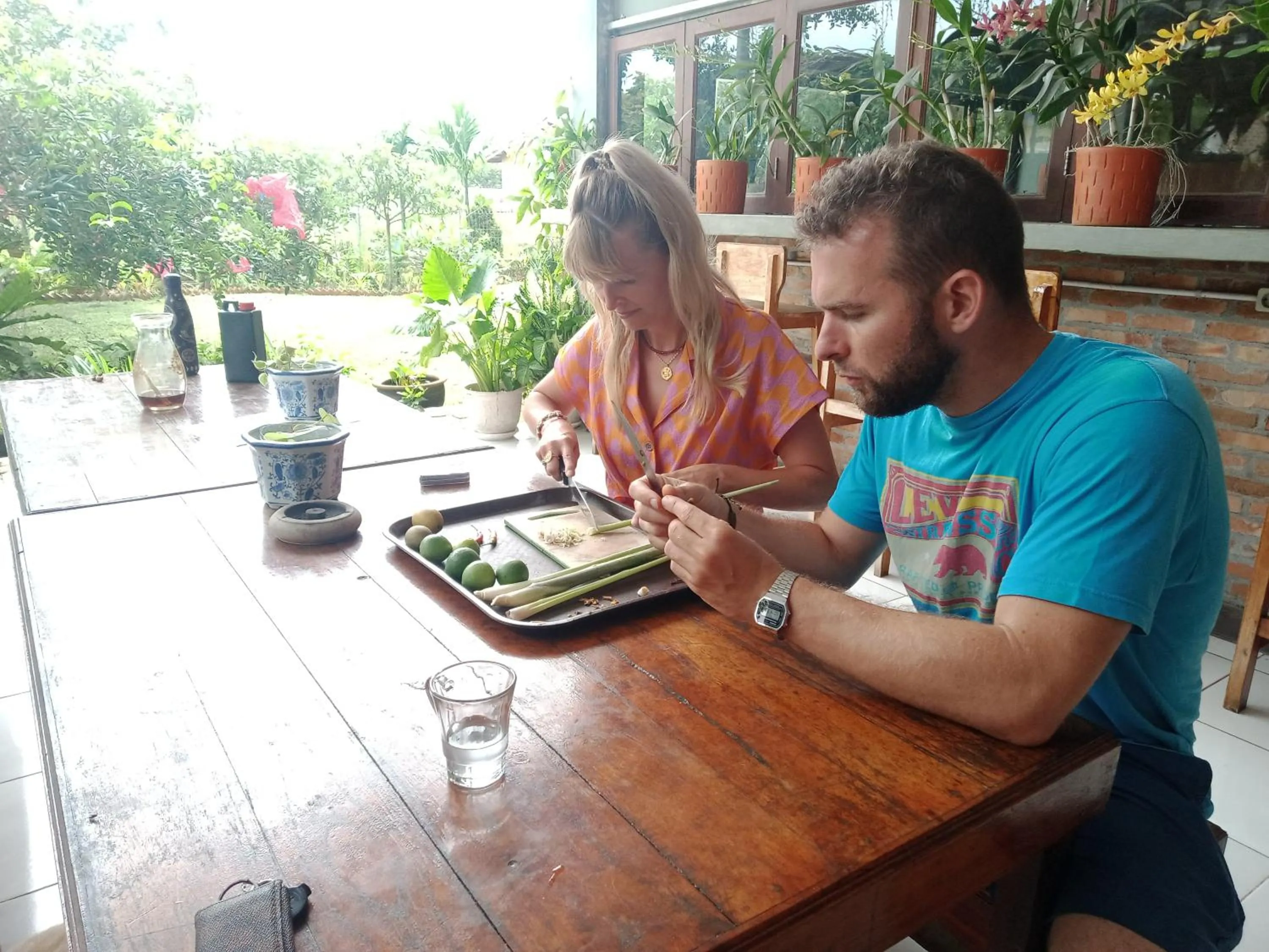 Restaurant/places to eat in Bua Guest House