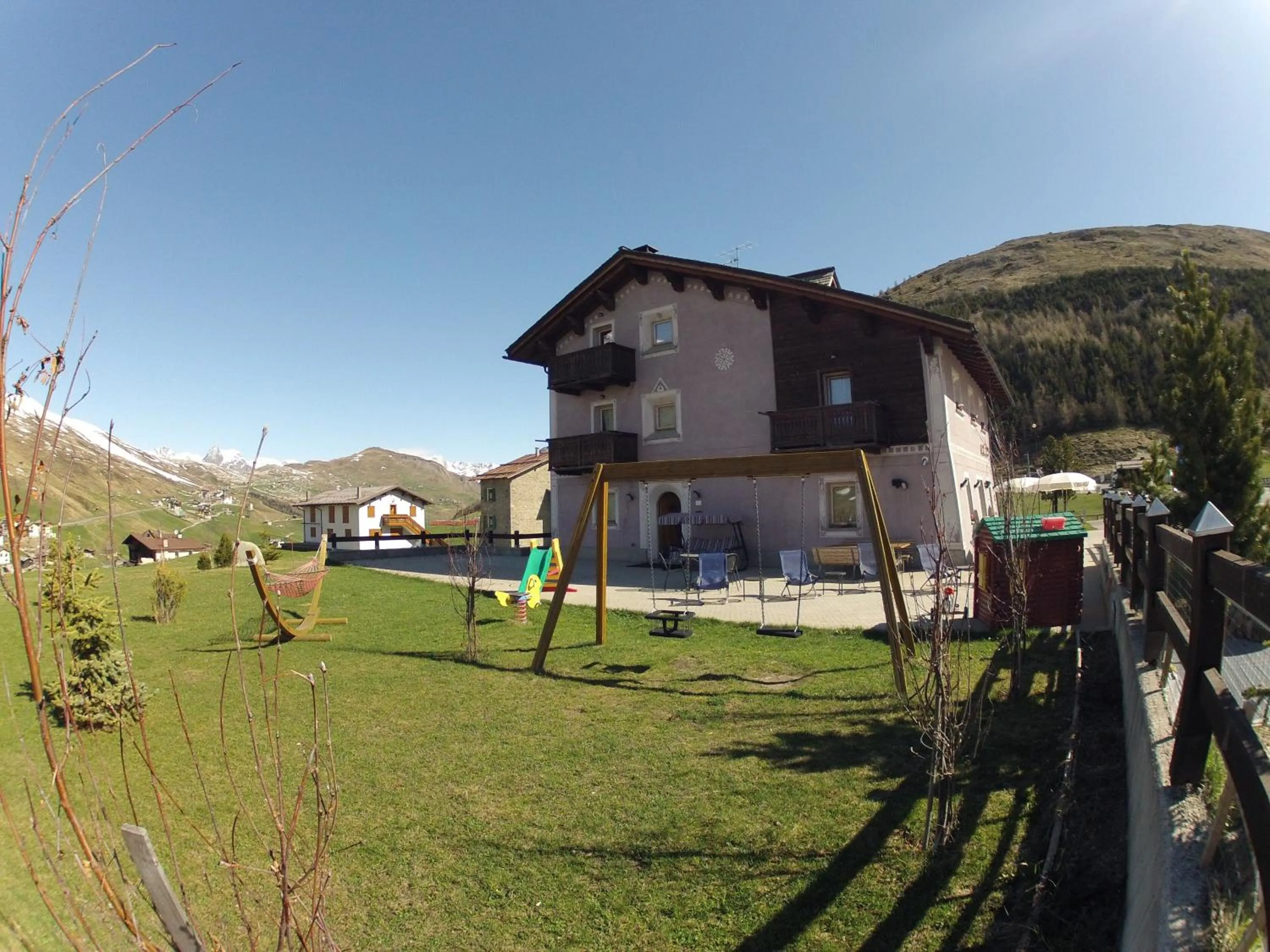 Property building in Al Chestelet