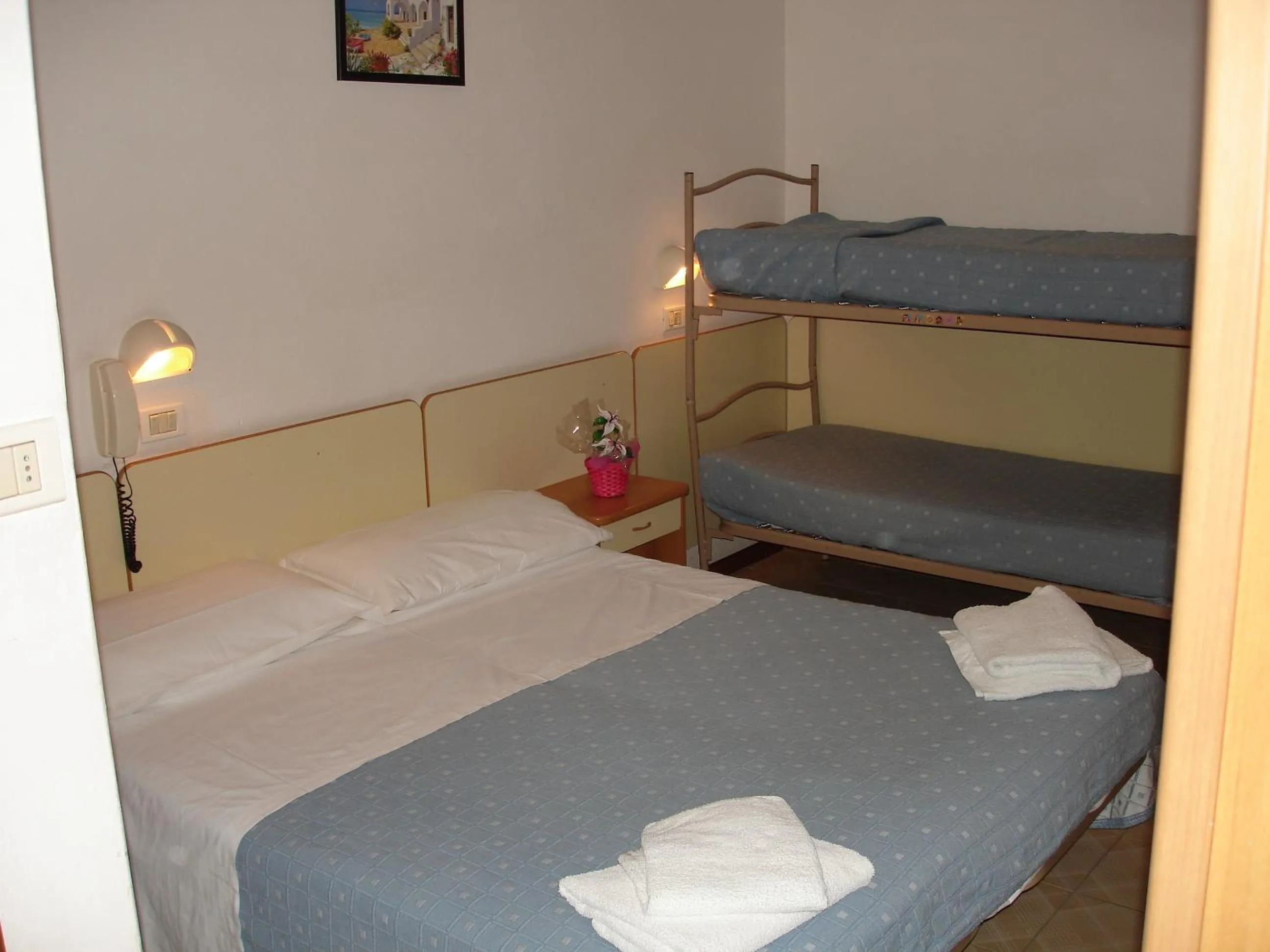 bunk bed in Hotel Madrid