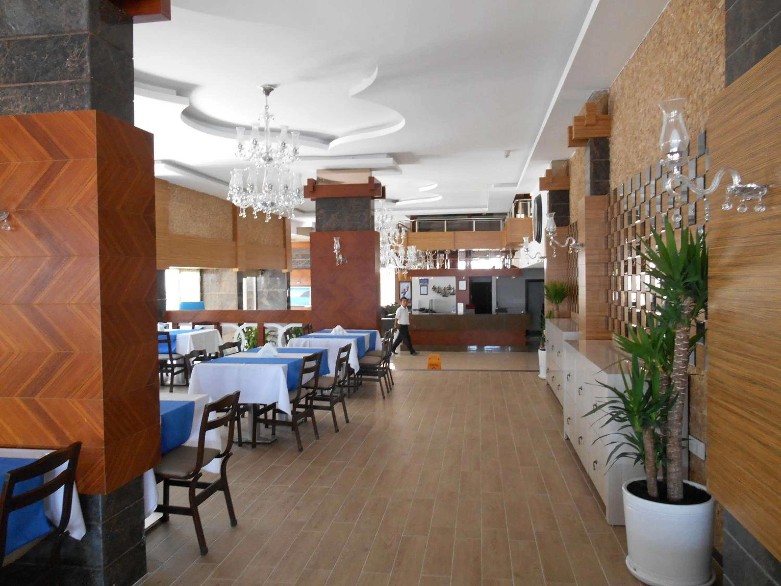 Restaurant/places to eat in Parador Beach Hotel All Inclusive