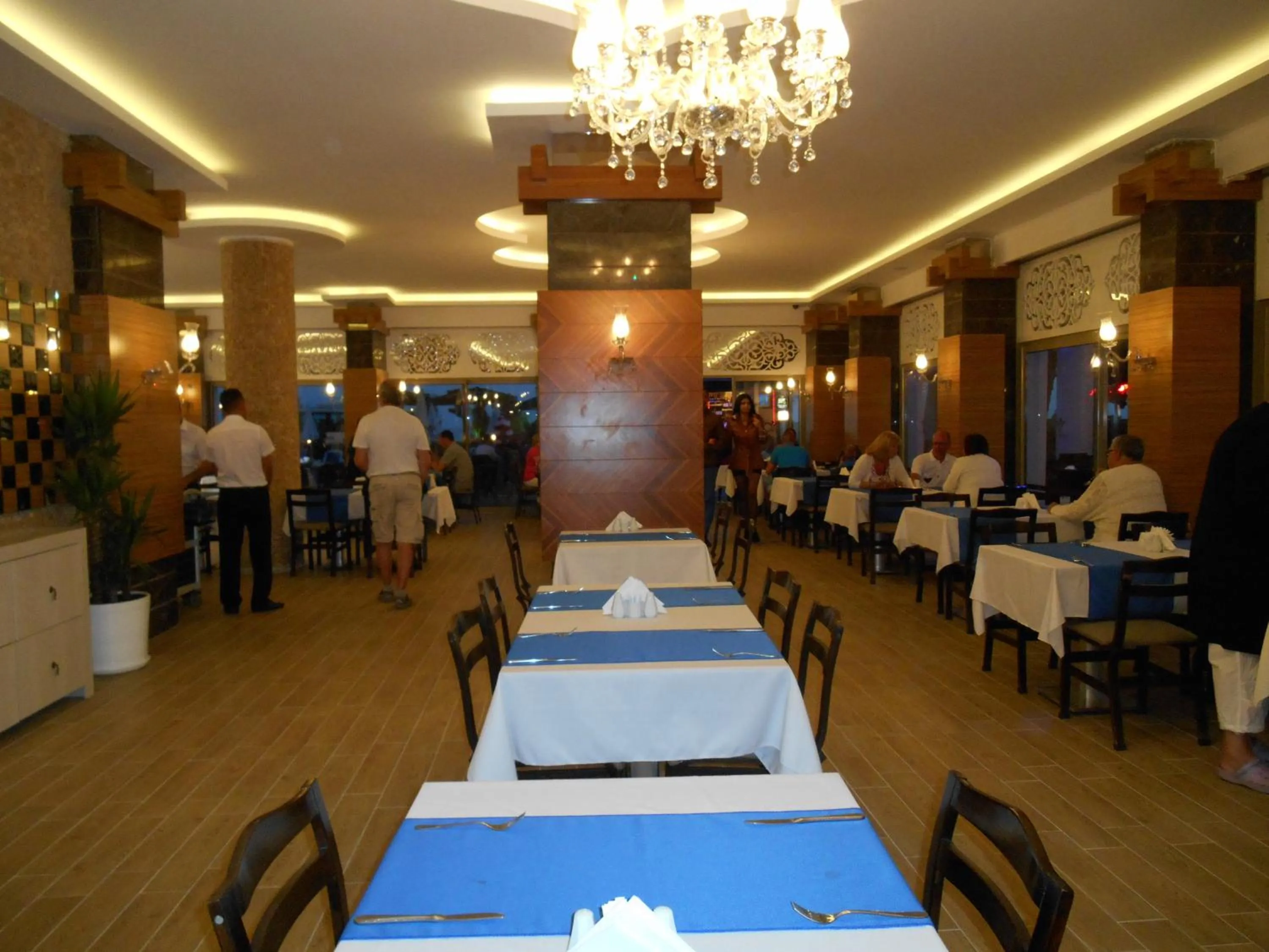 Restaurant/places to eat in Parador Beach Hotel All Inclusive