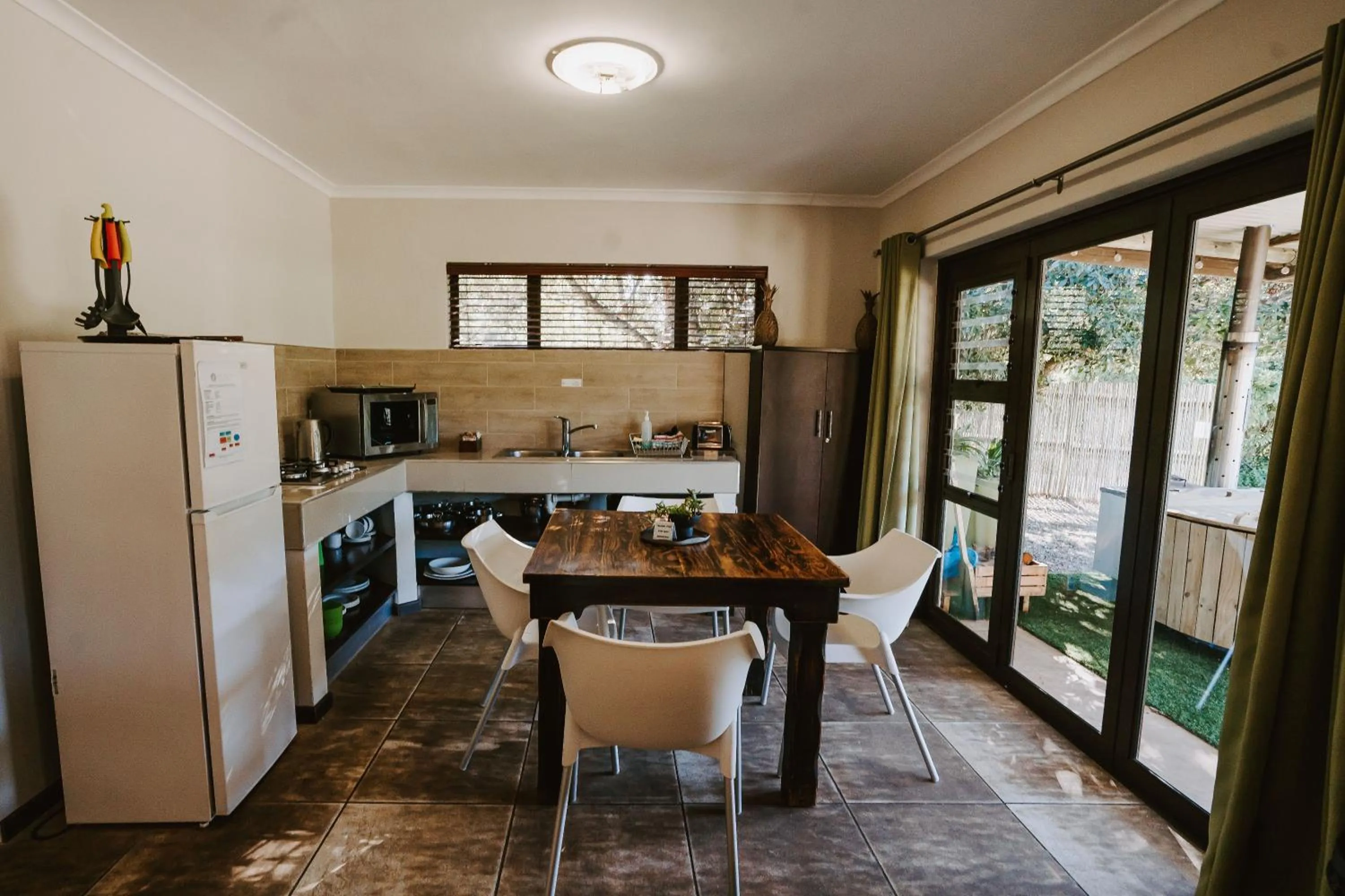 Kitchen or kitchenette in Thunzi Bush Lodge