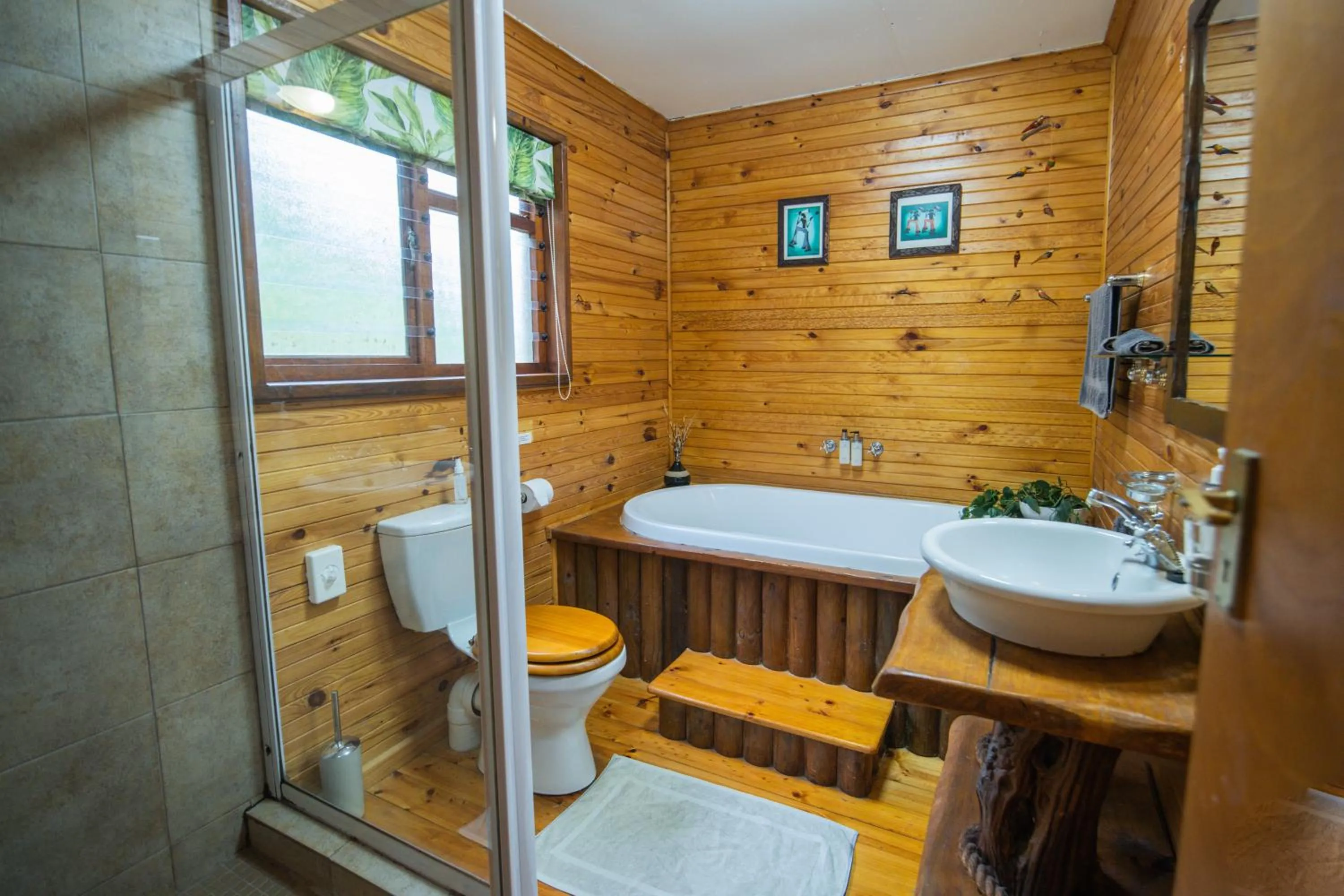 Shower in Thunzi Bush Lodge
