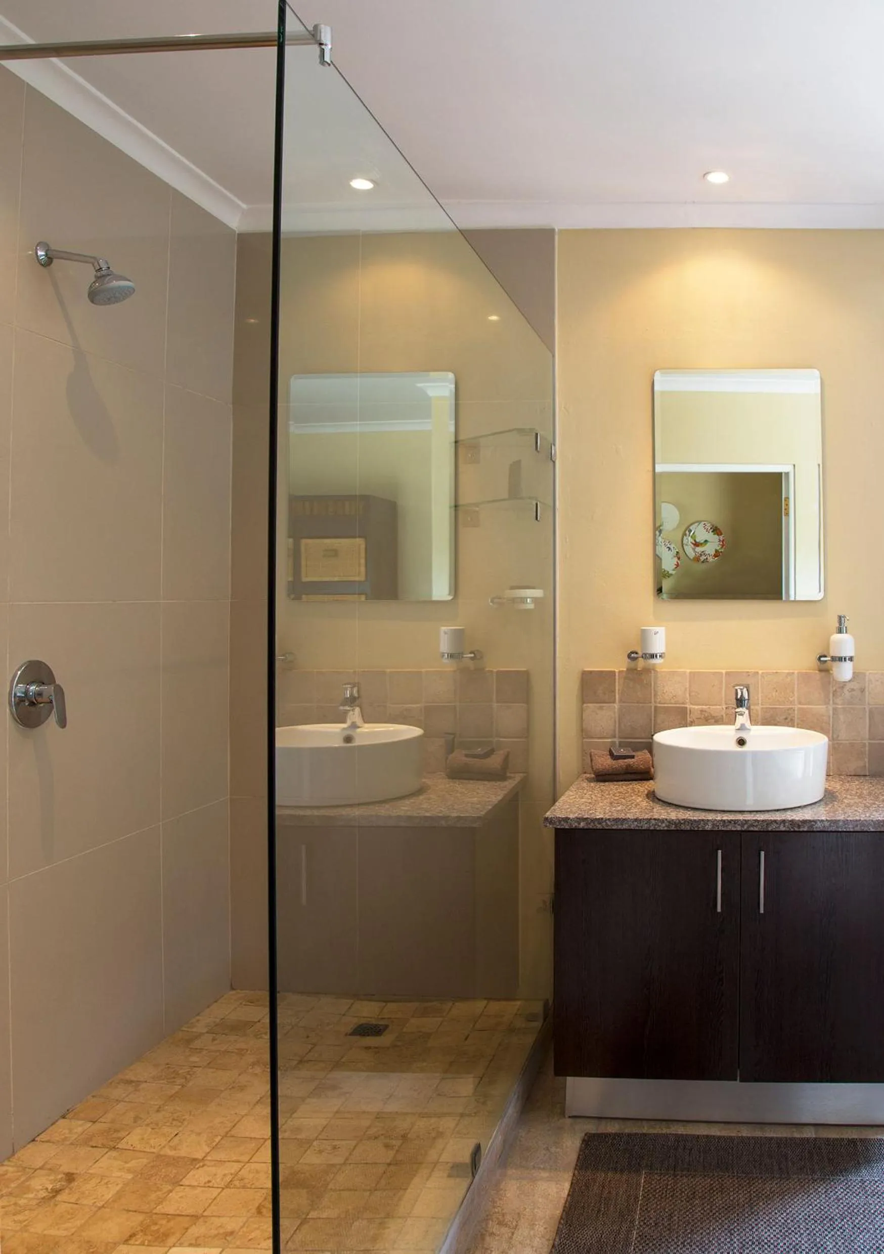 Shower in Thunzi Bush Lodge