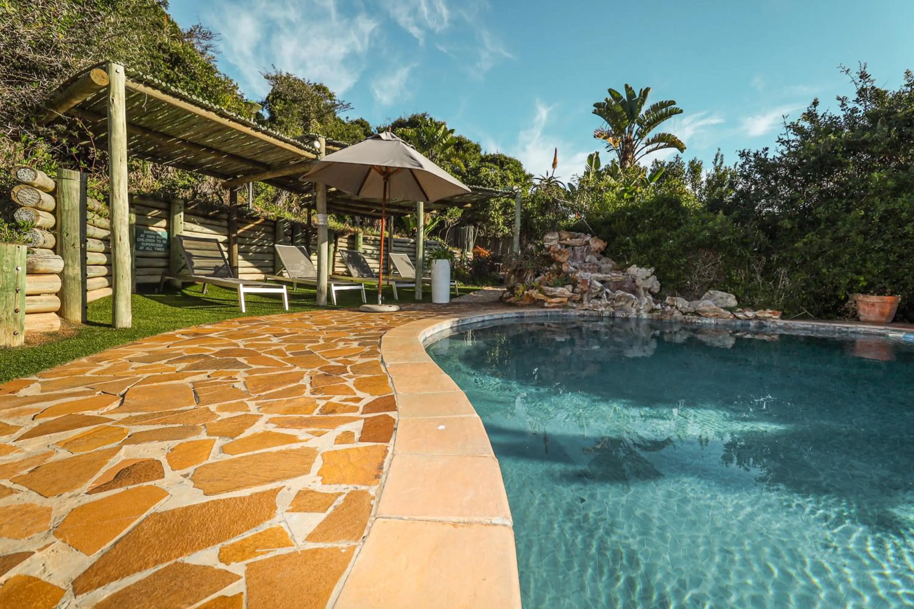 Day in Thunzi Bush Lodge