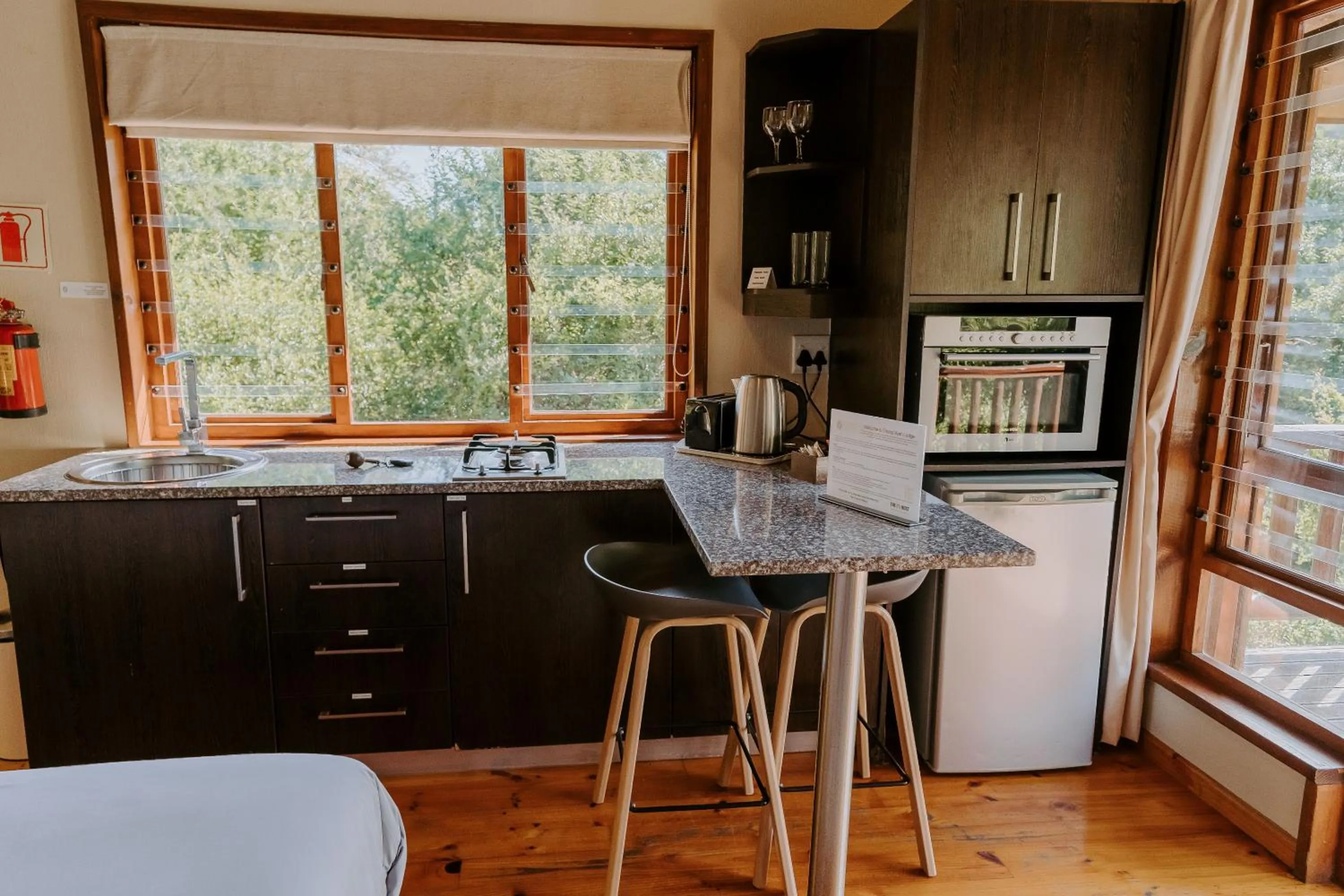 Kitchen or kitchenette in Thunzi Bush Lodge