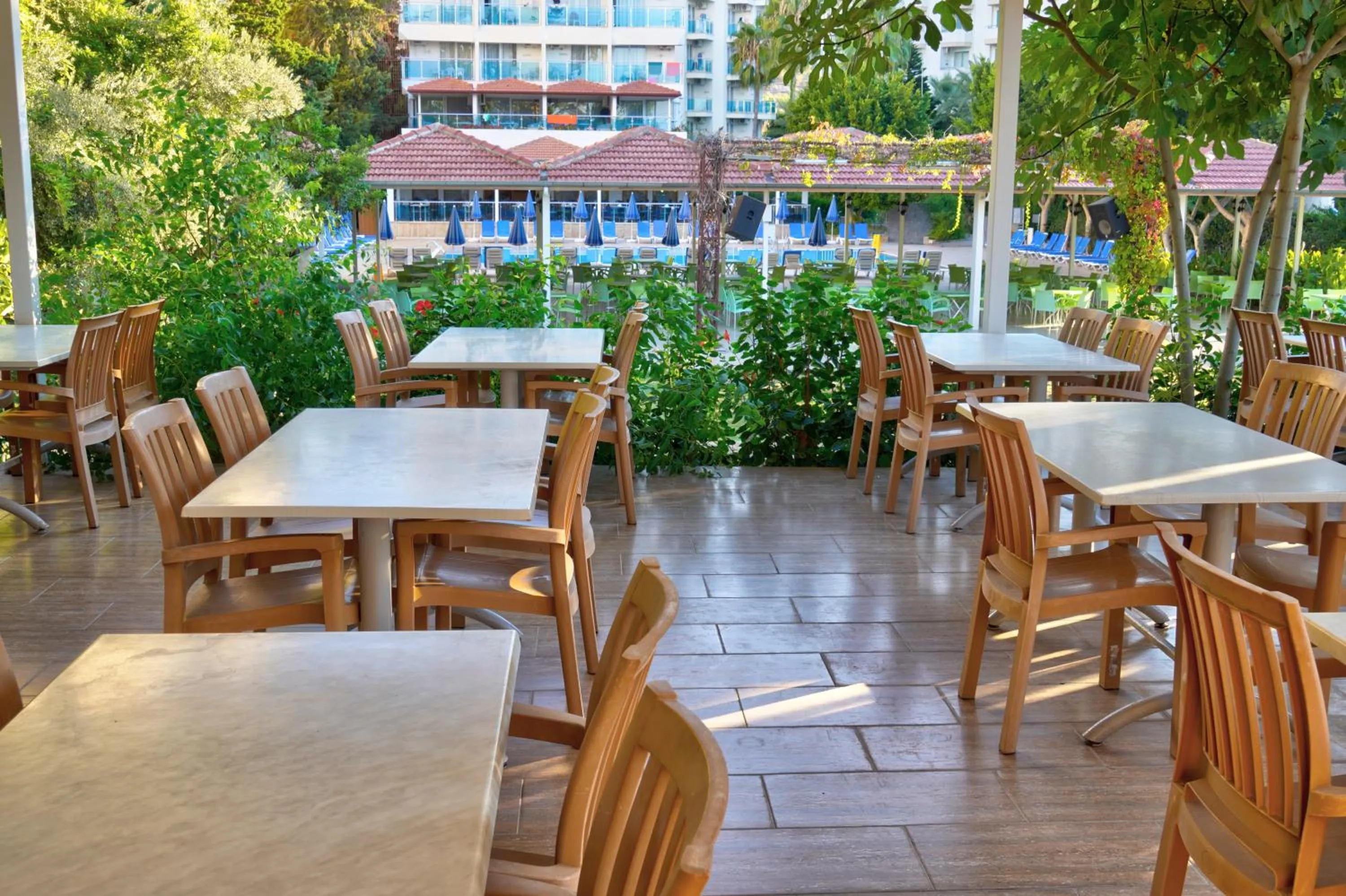 Restaurant/places to eat in Blue Fish Hotel All Inclusive