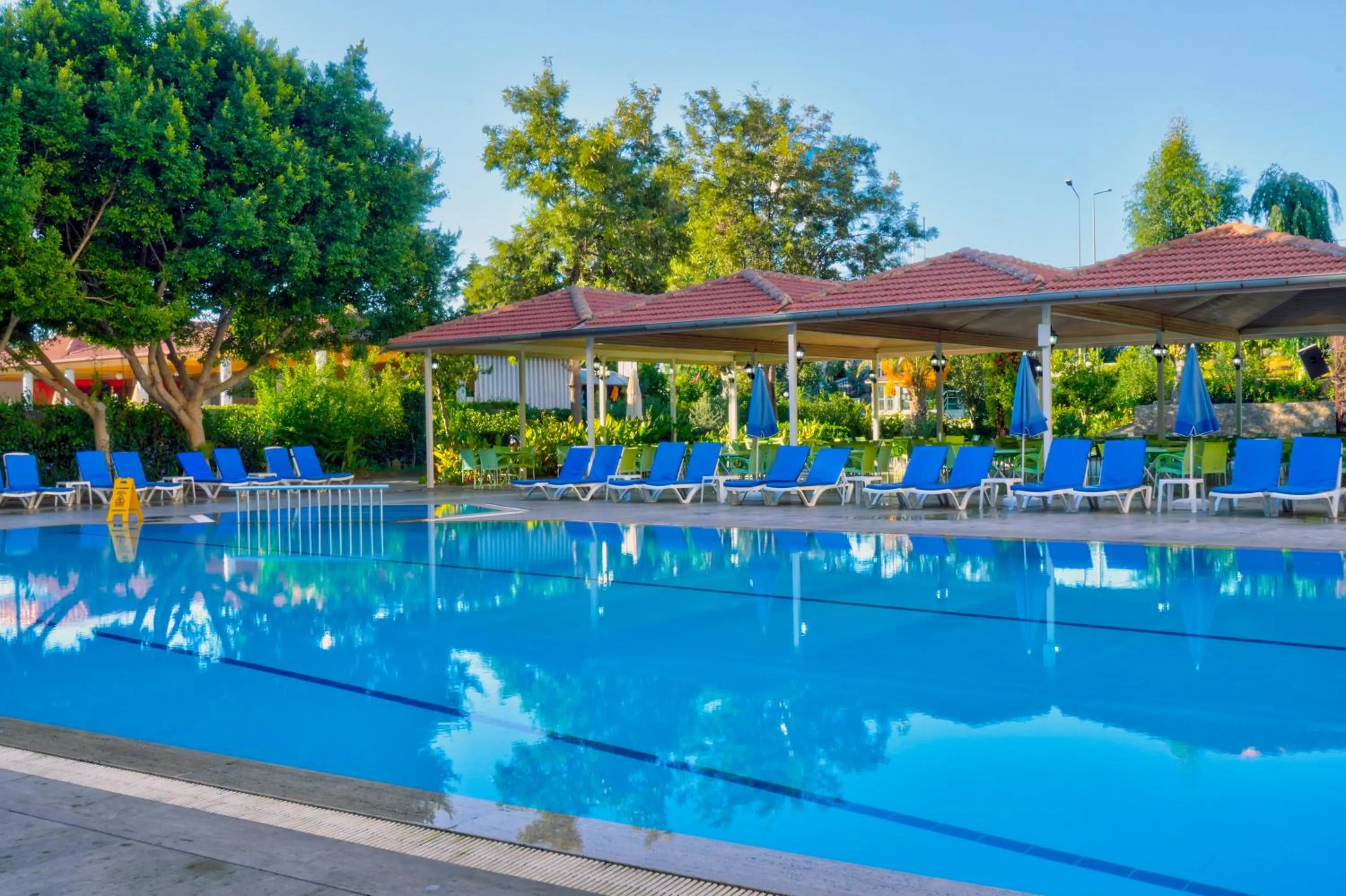 Swimming pool in Blue Fish Hotel All Inclusive