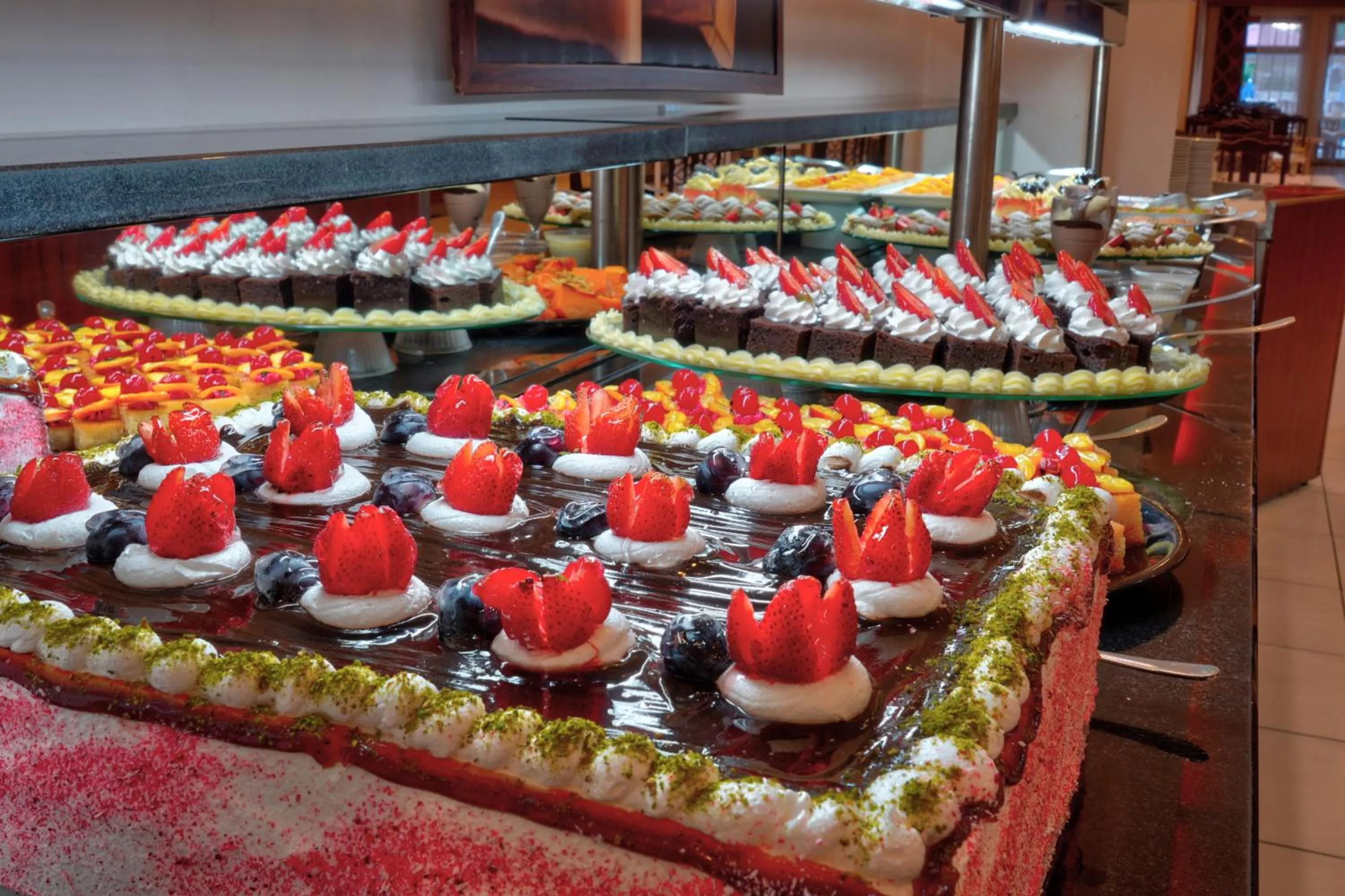 Food and drinks in Blue Fish Hotel All Inclusive