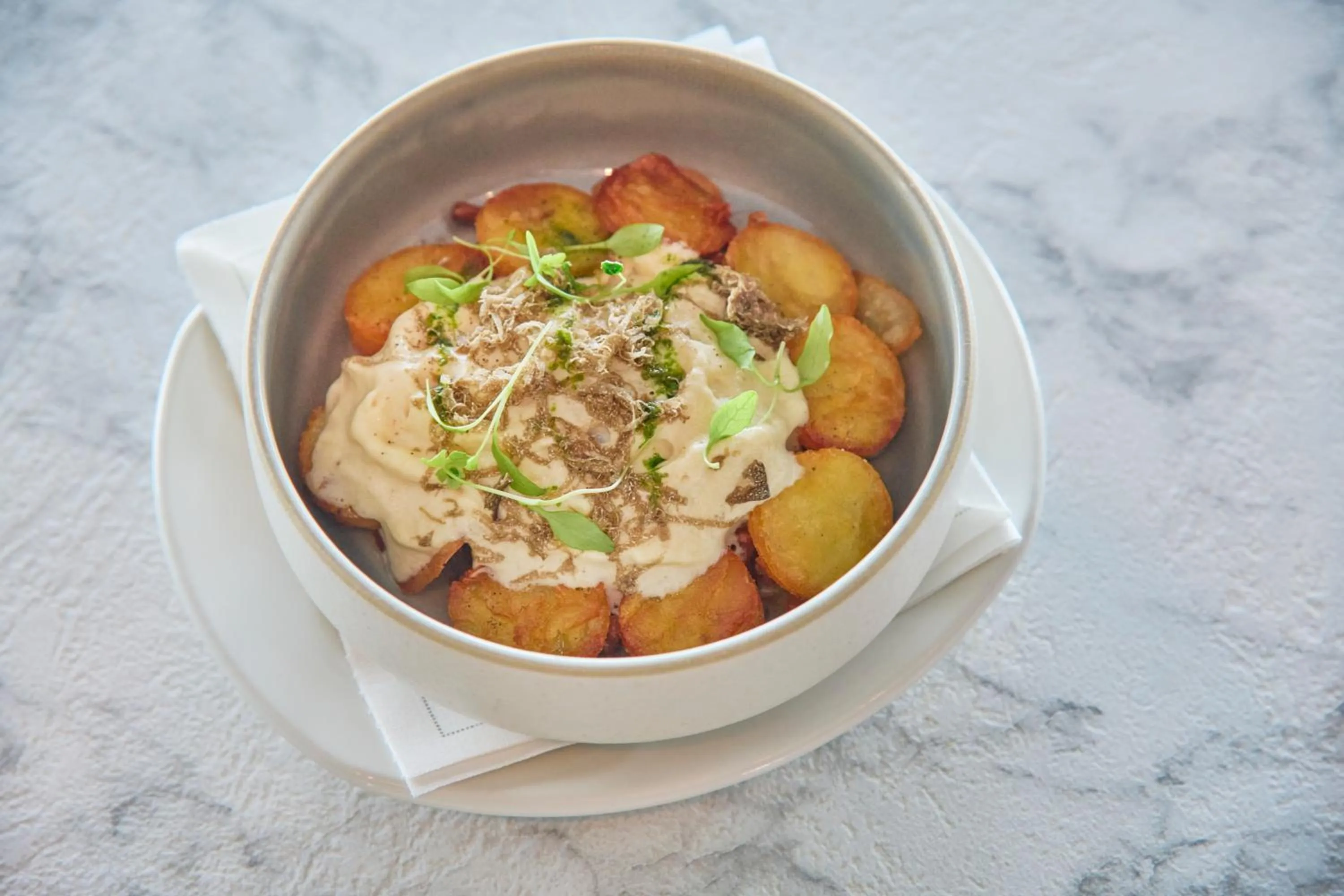 Restaurant/places to eat in Farol Hotel