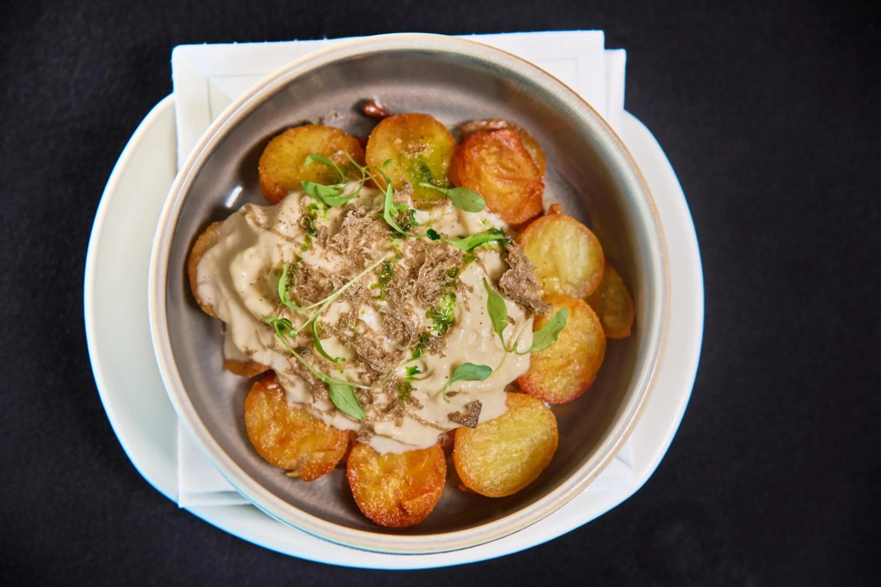 Restaurant/places to eat in Farol Hotel