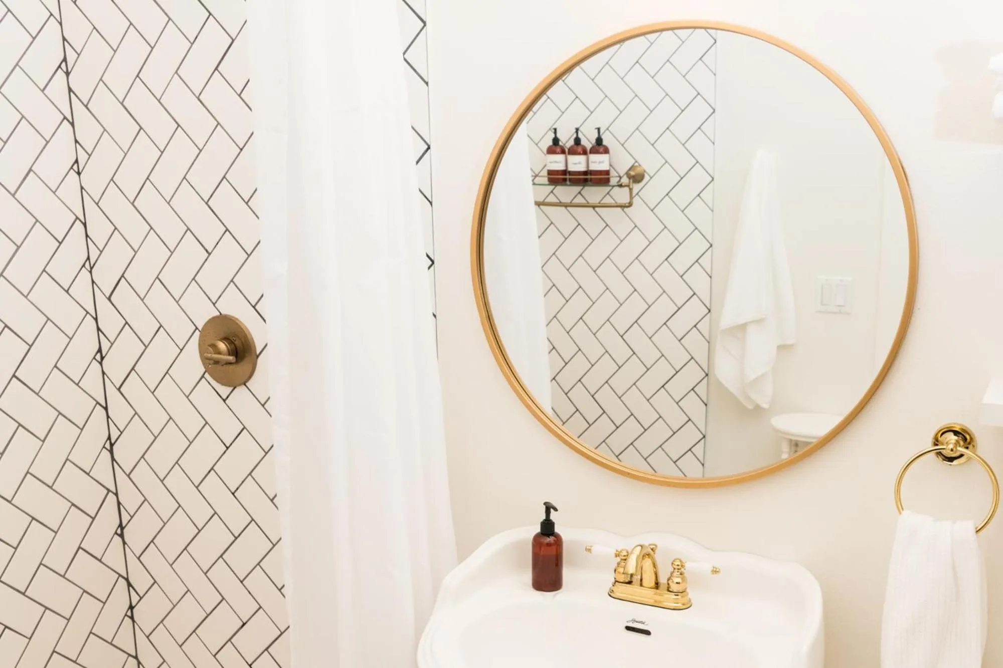 Shower in Abita Springs Hotel