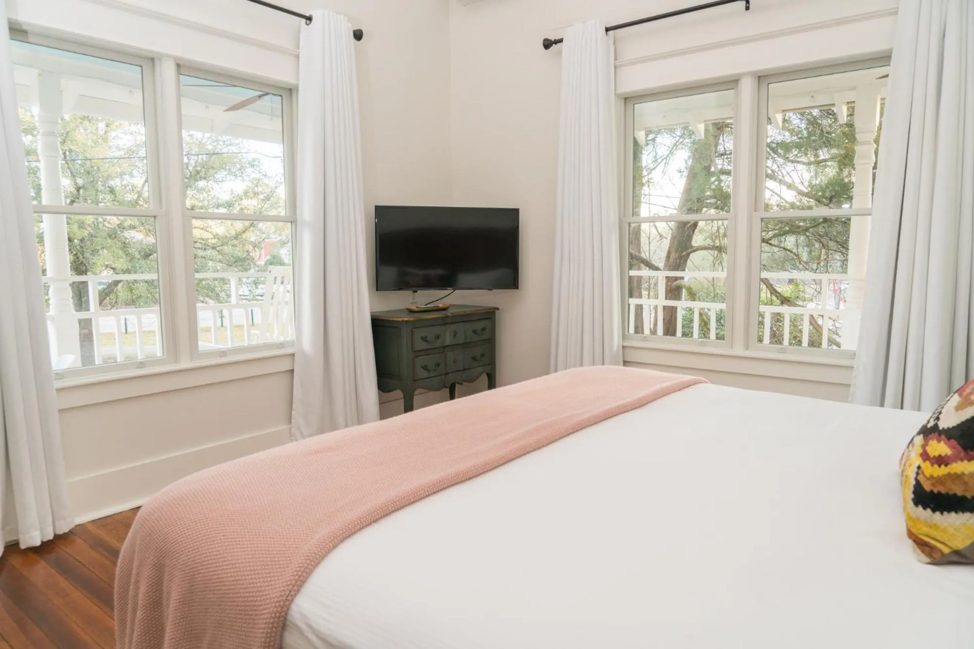 Bed in Abita Springs Hotel