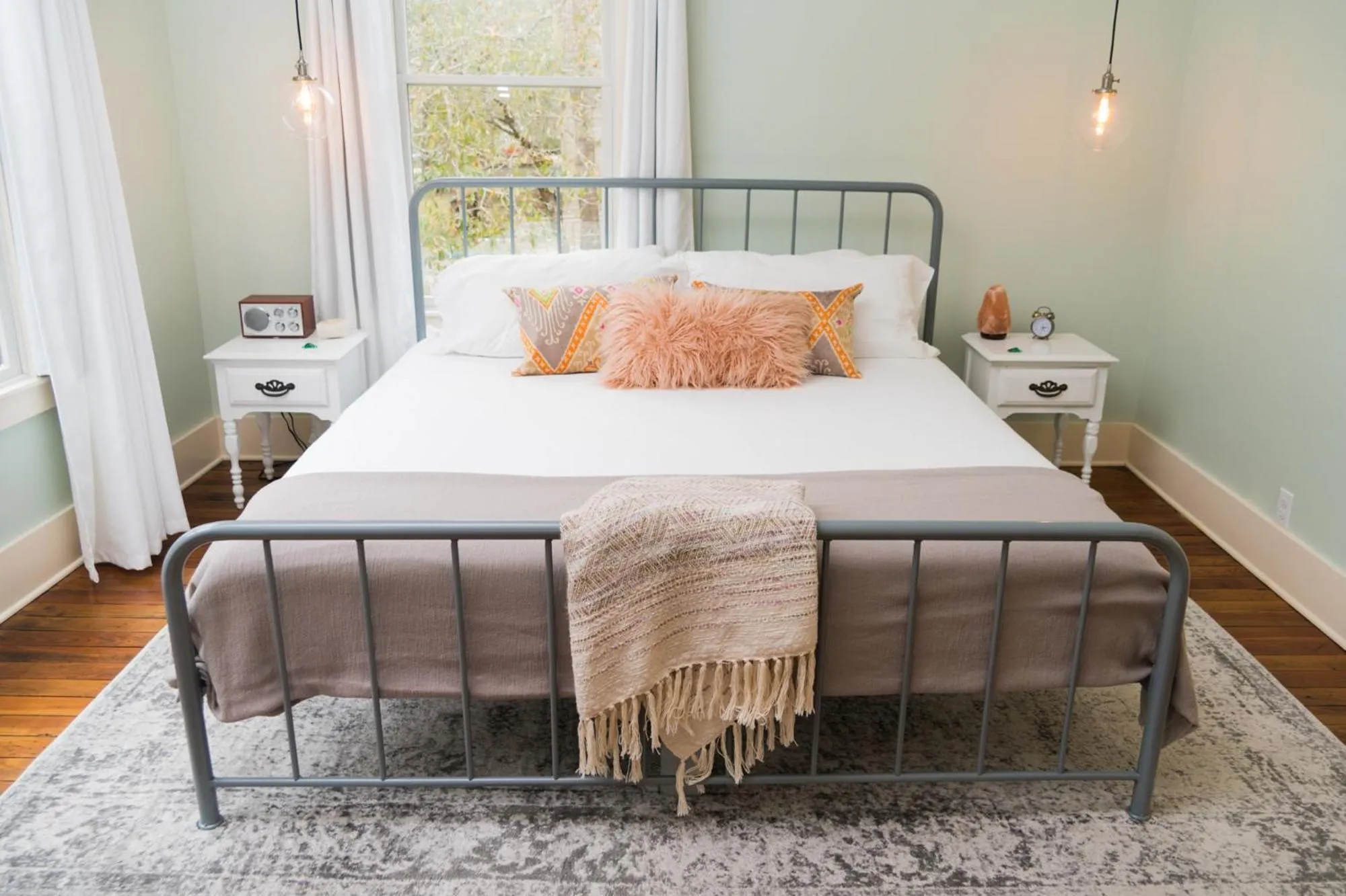 Bed in Abita Springs Hotel