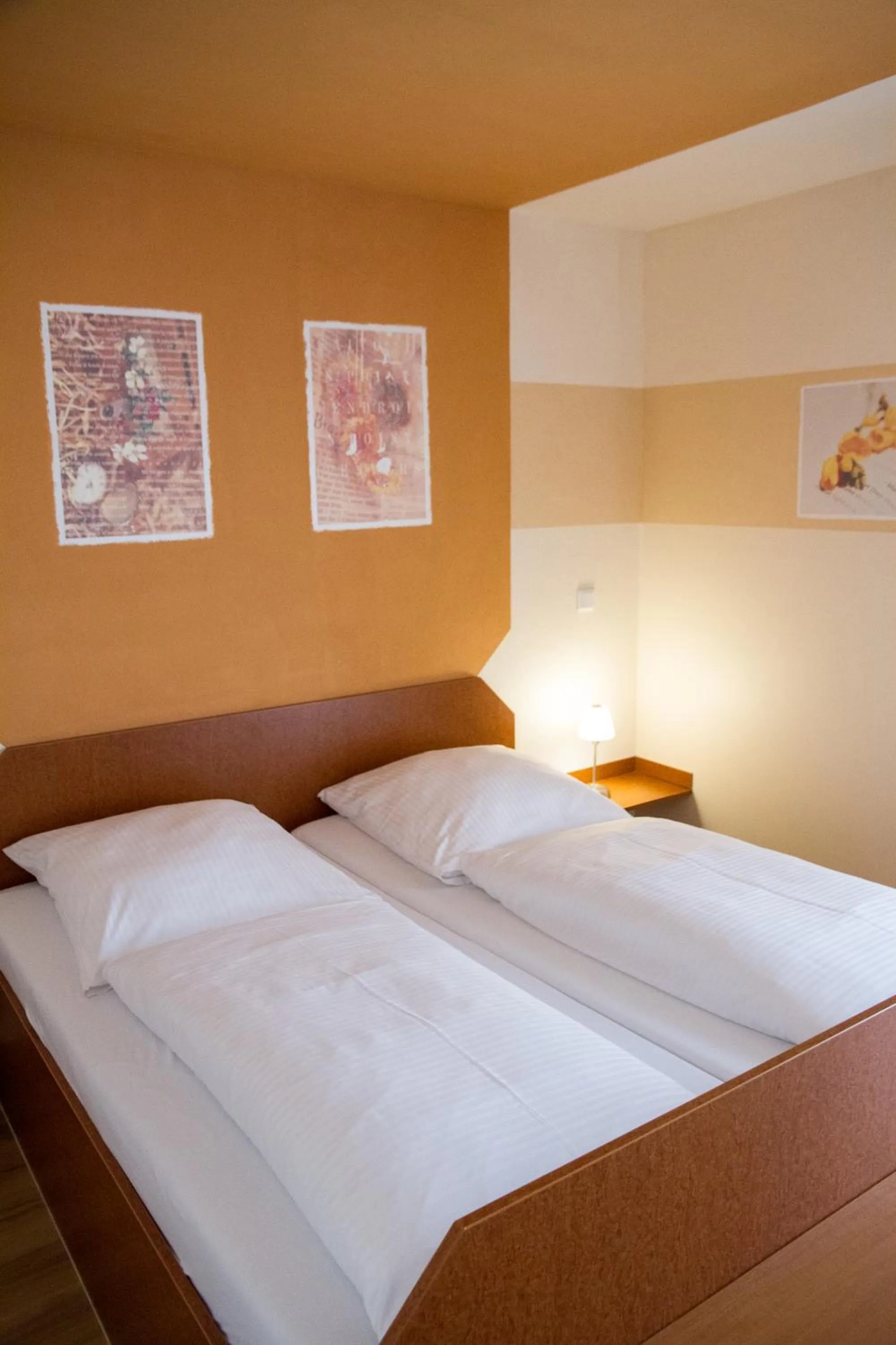 Photo of the whole room, Bed in Hotel Garni Haus zum Gutenberg