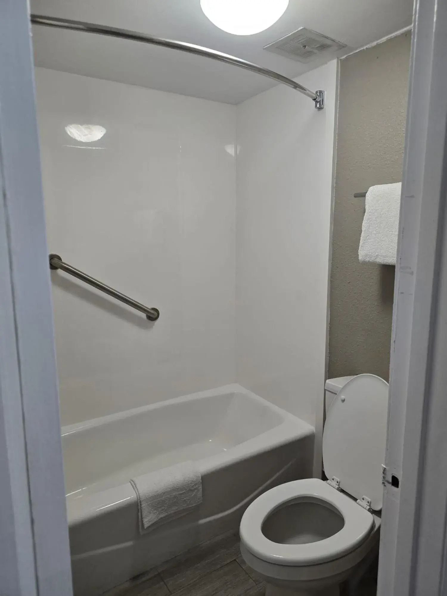 Double Room with Two Double Beds in Americas Express Inn South Hill Double Room with Two Double Beds in Americas Express Inn South Hill