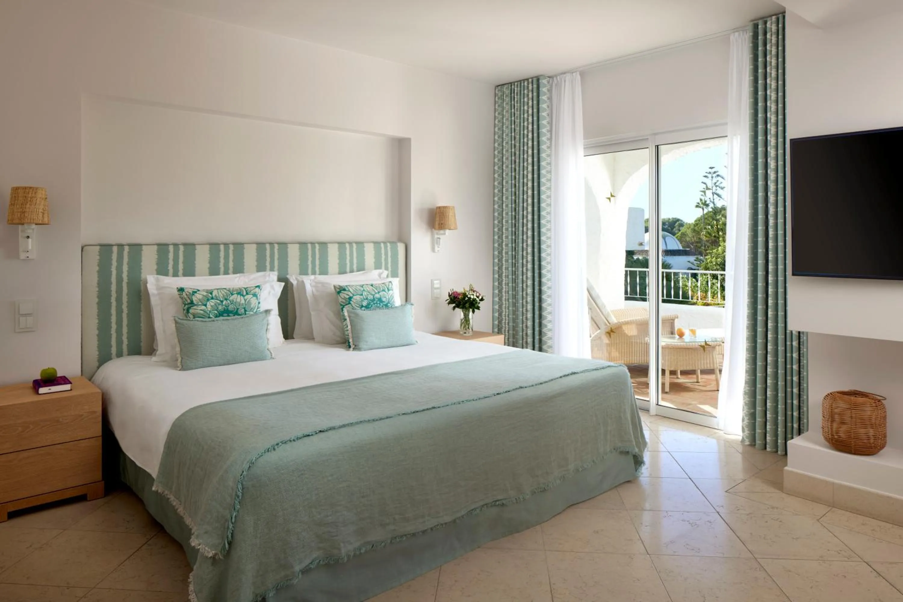 Property building, Bed in Vila Vita Parc