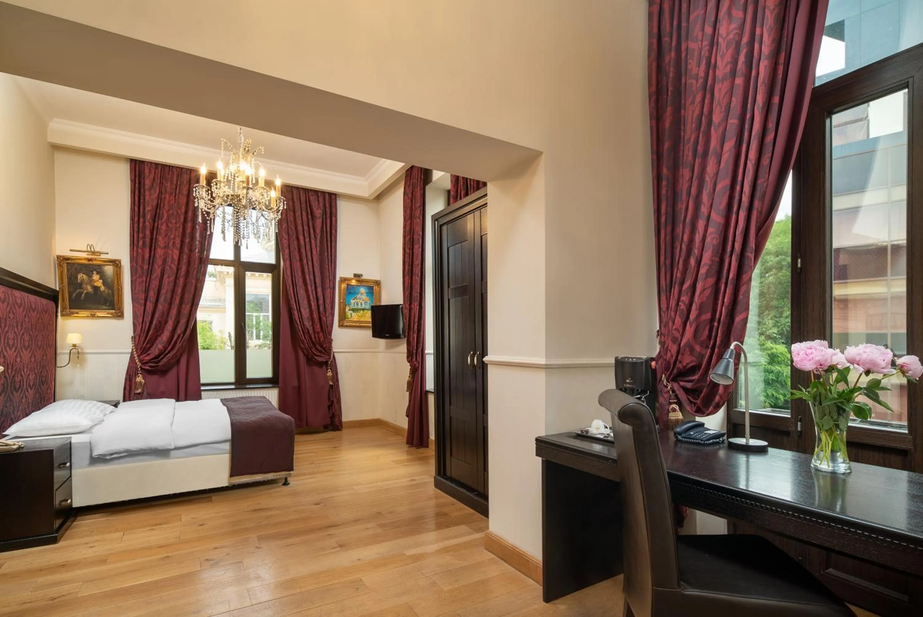 Bed in MOXA Bucharest Boutique Hotel