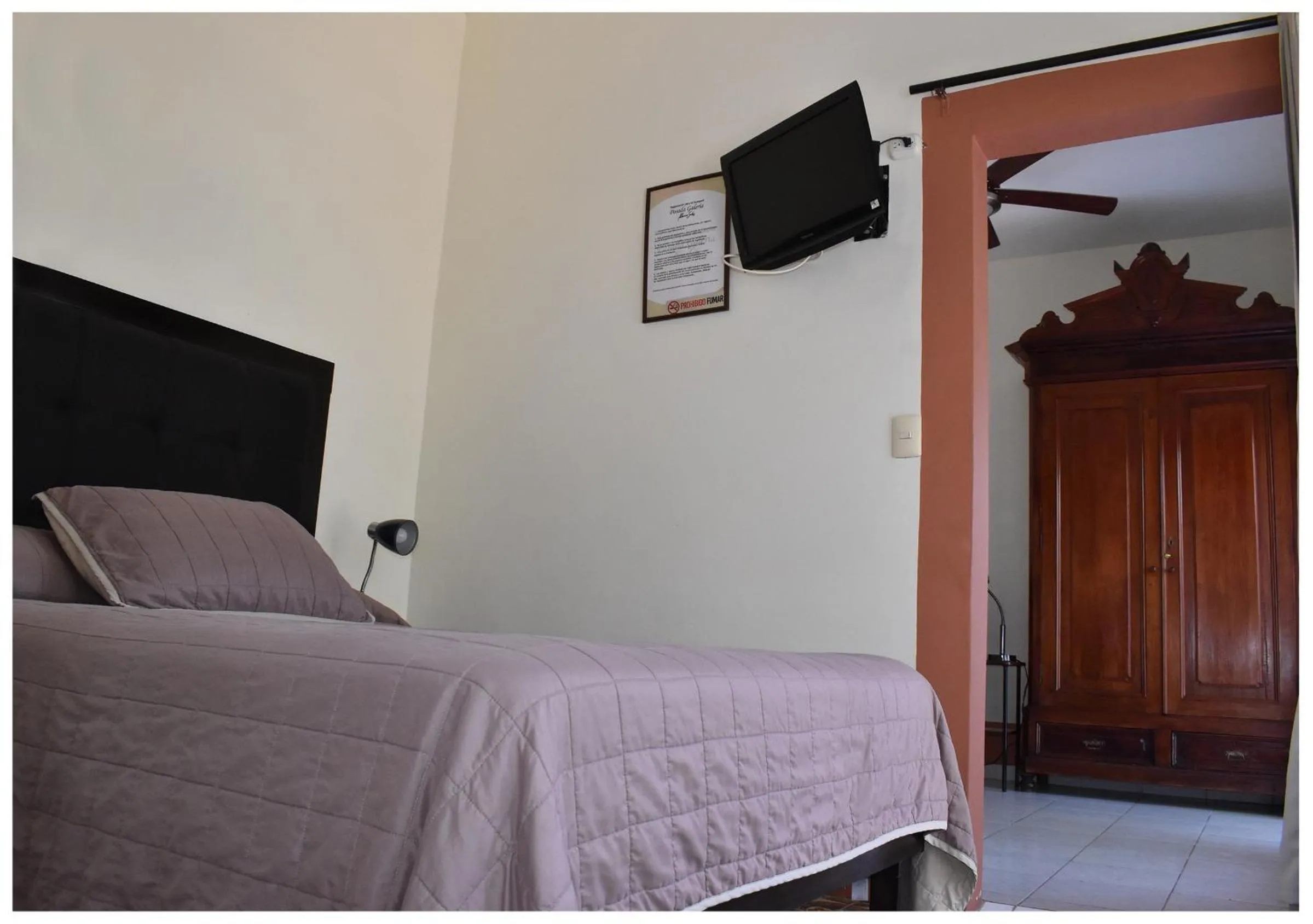 Bedroom, Bed in Posada Galeria Alberto Sedas