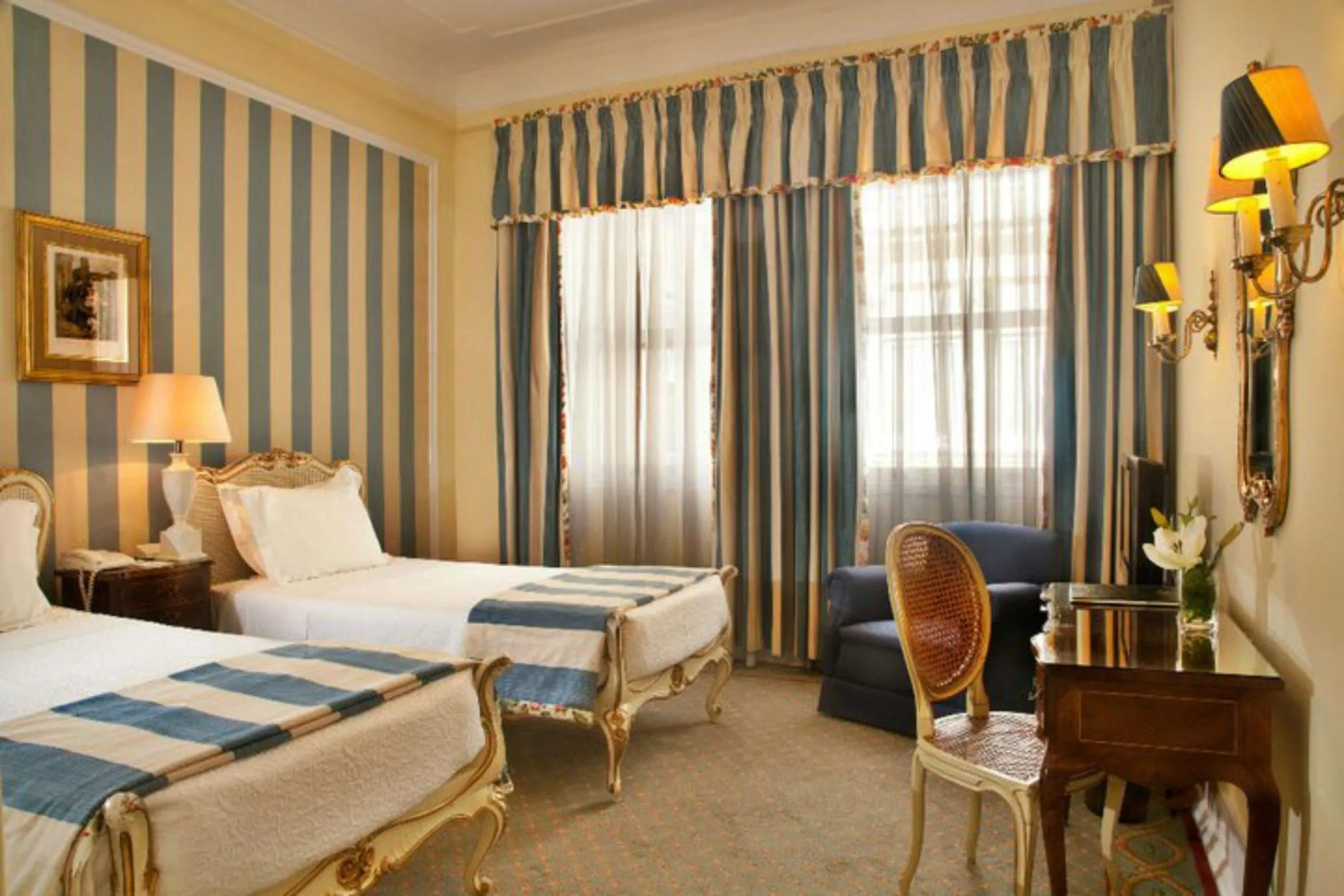 Bed in Hotel Avenida Palace