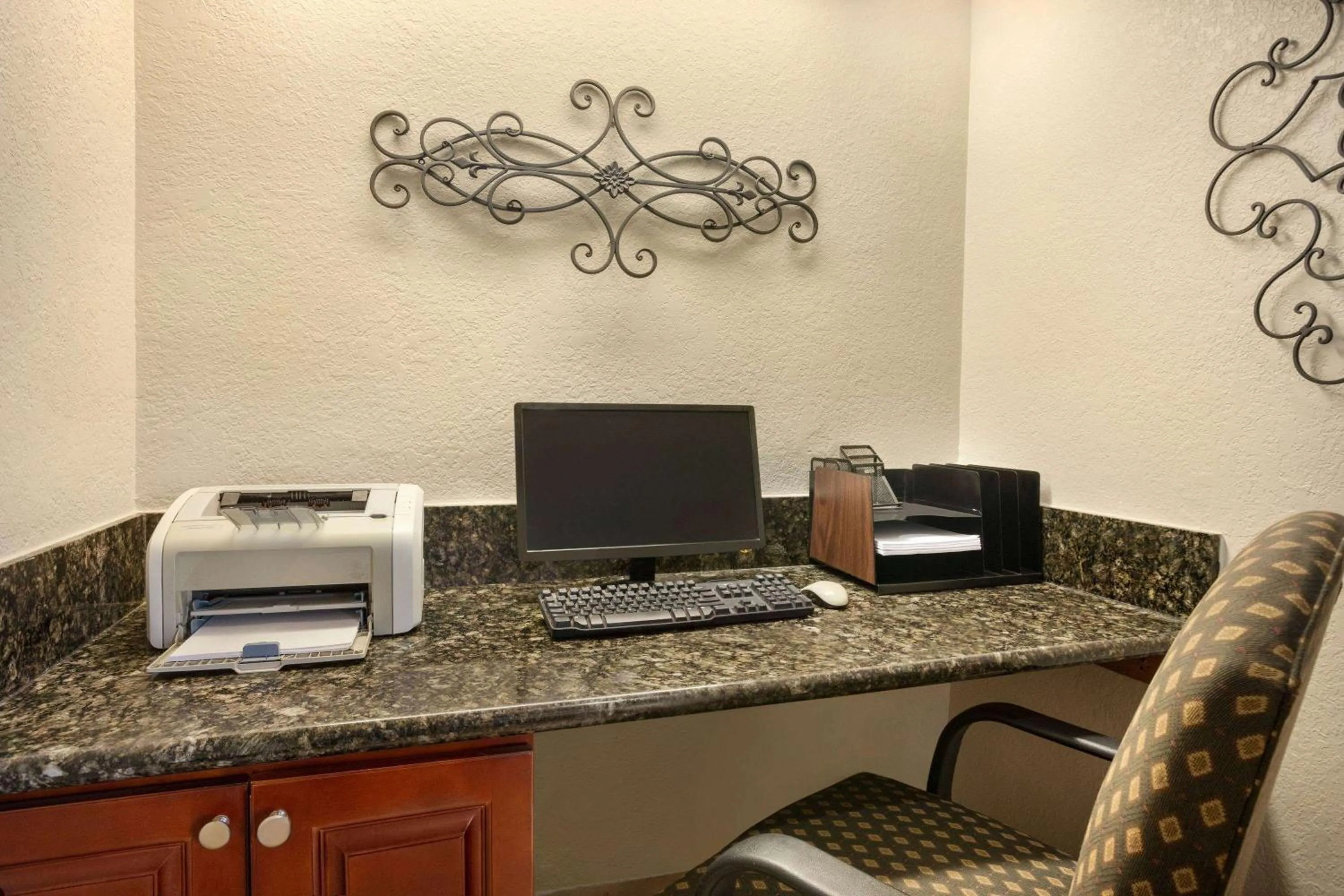 Business facilities in Baymont by Wyndham Kansas City KU Medical Center