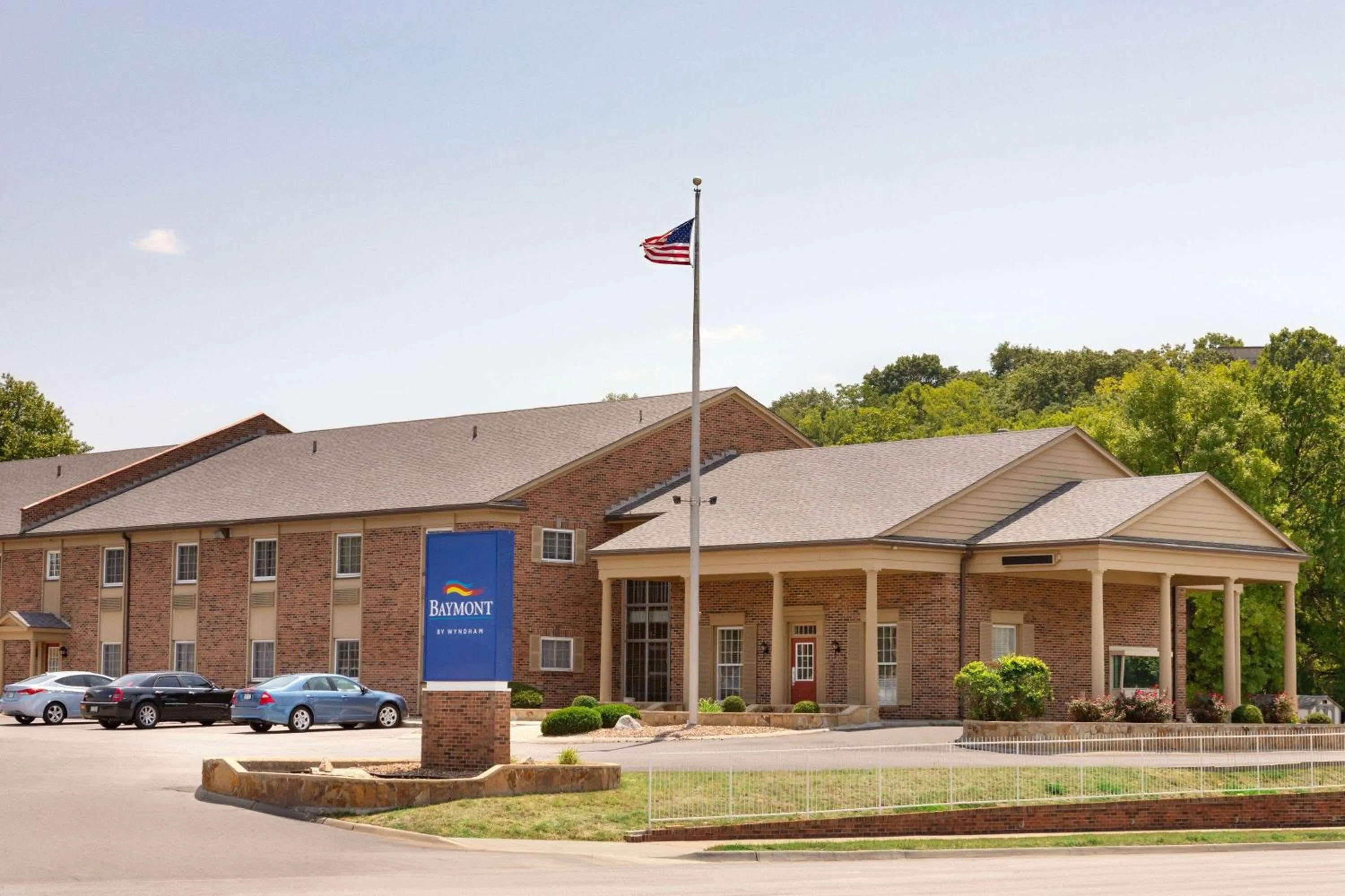 Property building in Baymont by Wyndham Kansas City KU Medical Center