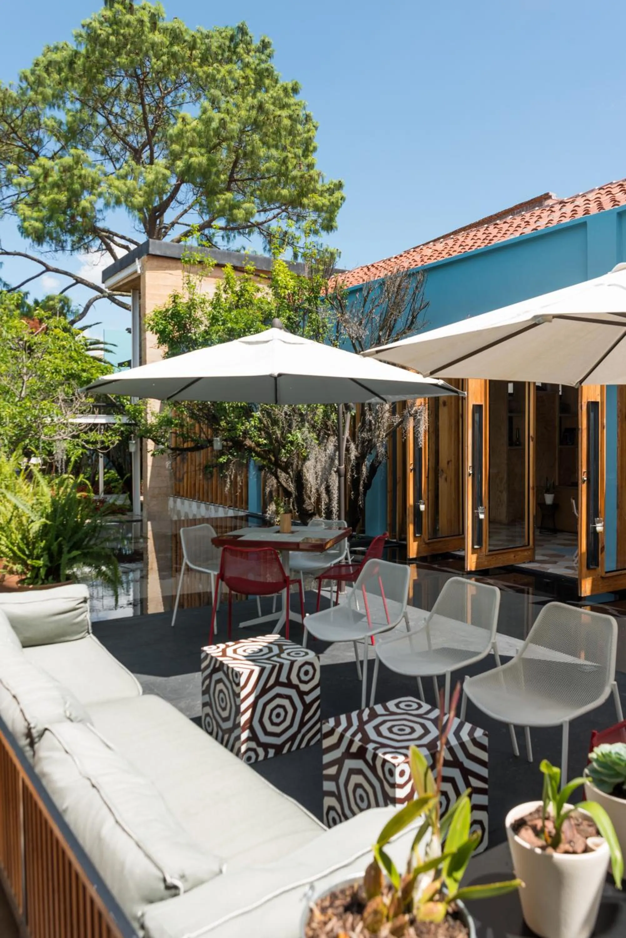 Restaurant/places to eat in Hotel Bo