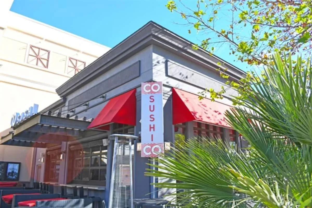 Oceanfront Views, Recently Renovated Kitchen,Pools