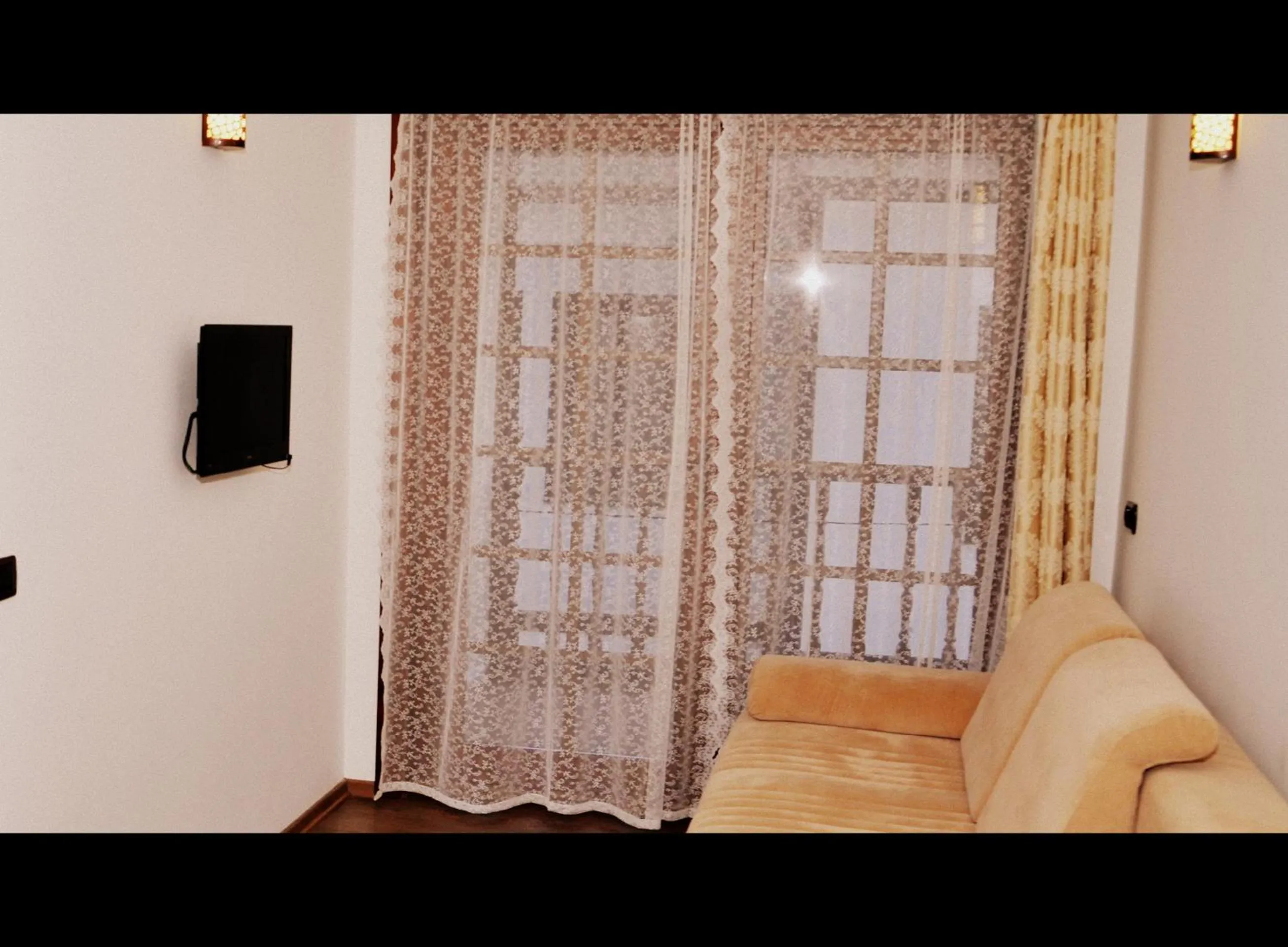 Shower in Simre Hotel