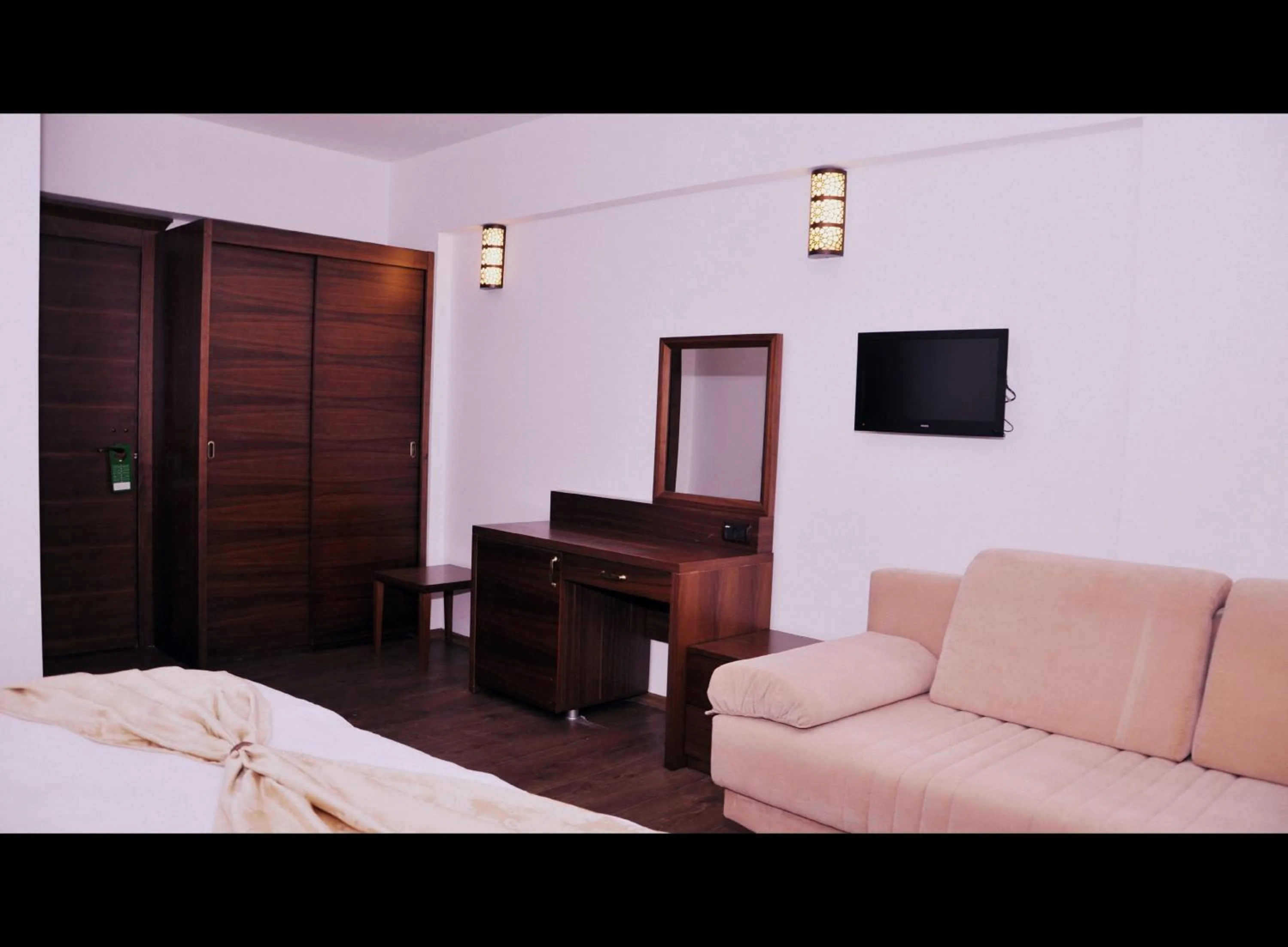 Shower, Bed in Simre Hotel