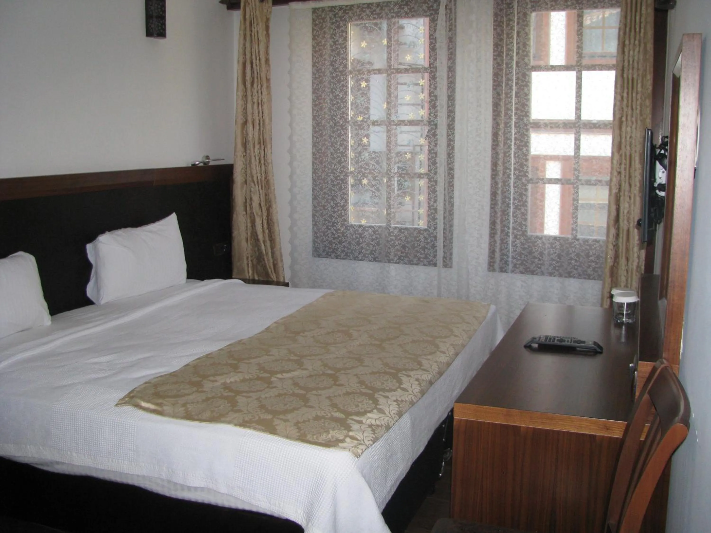 Bedroom, Bed in Simre Hotel
