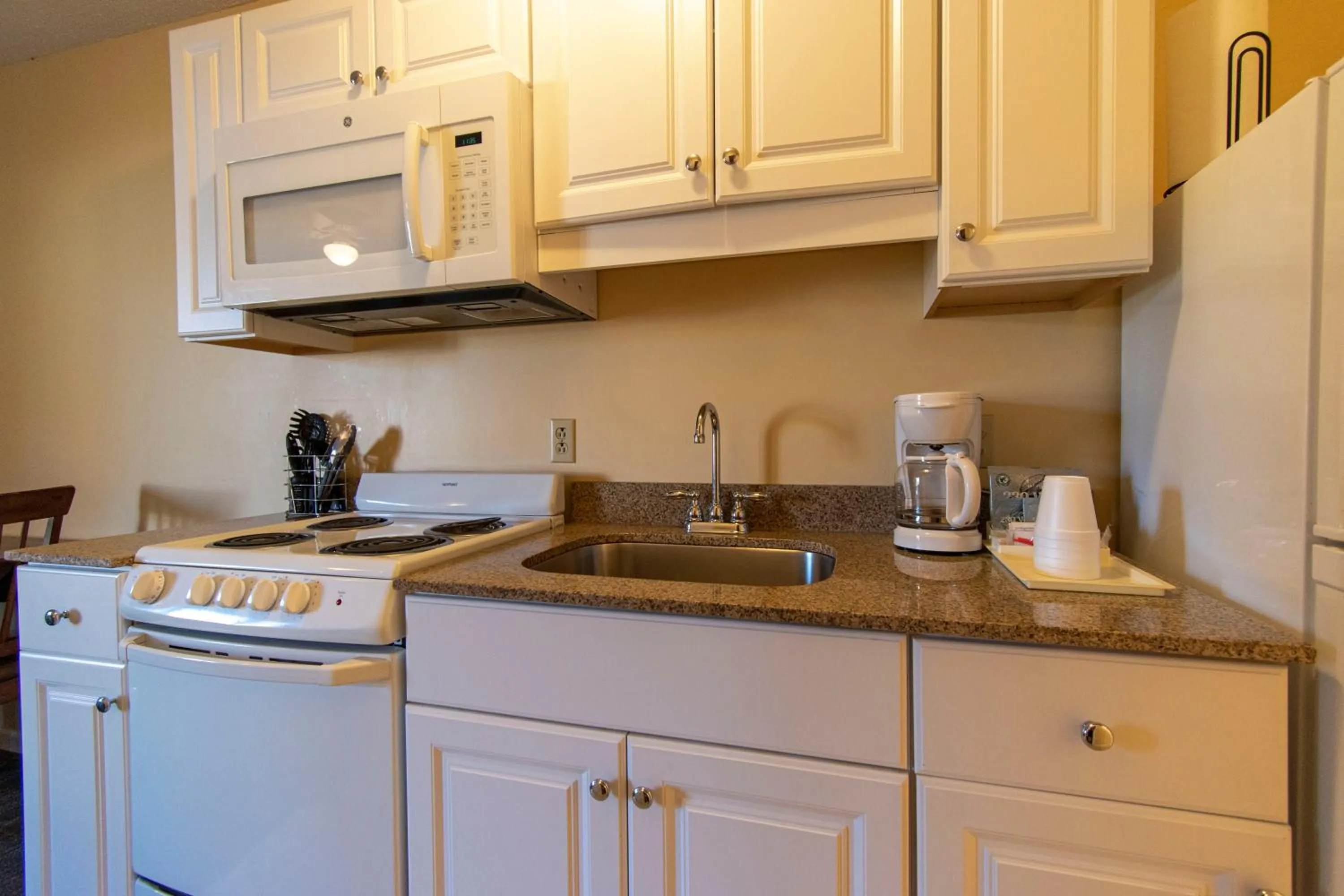 Kitchen or kitchenette in Marine Village Resort